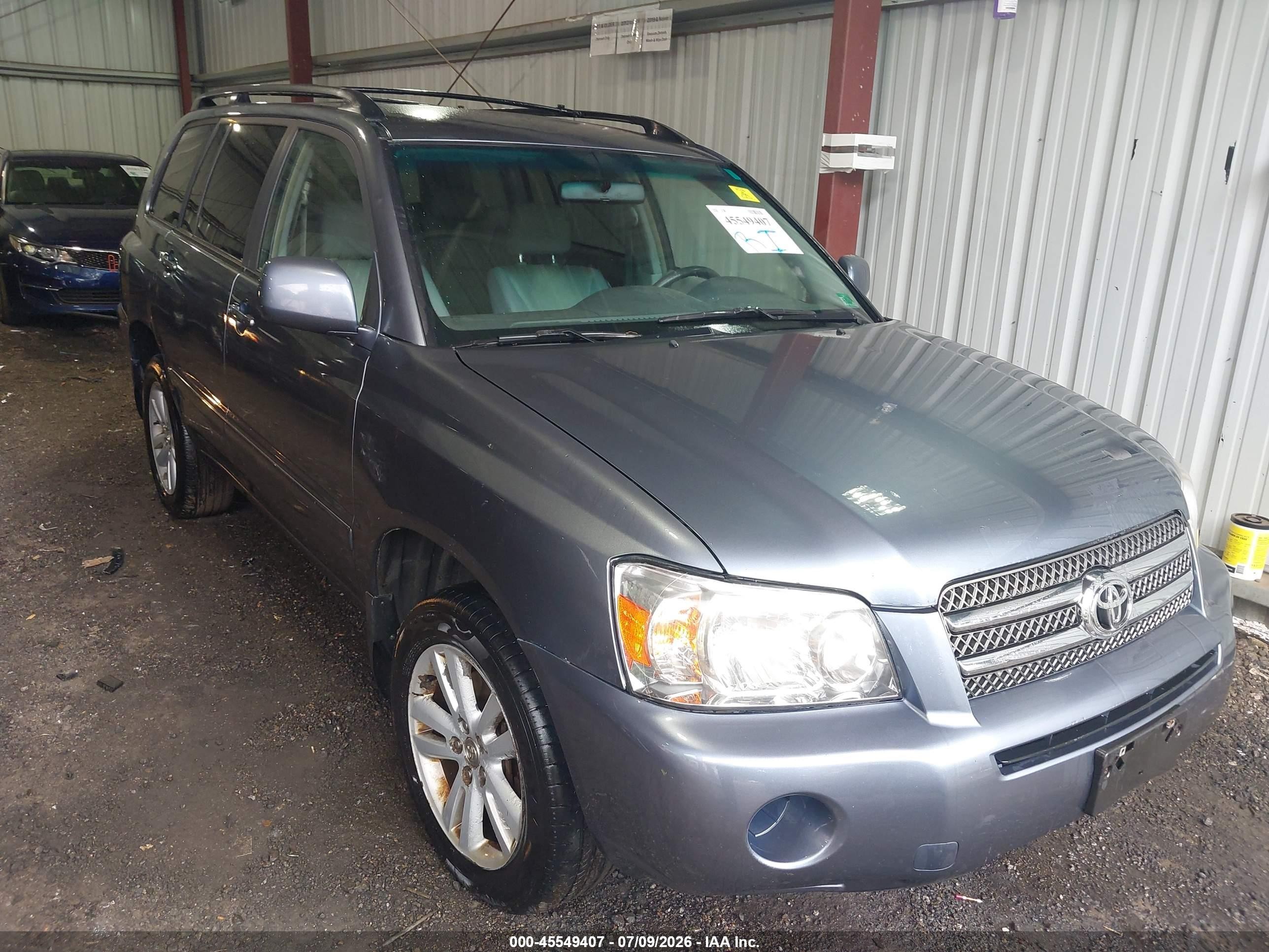 2006 Toyota Highlander Limited, VIN JTEEW21A760013114 — Side