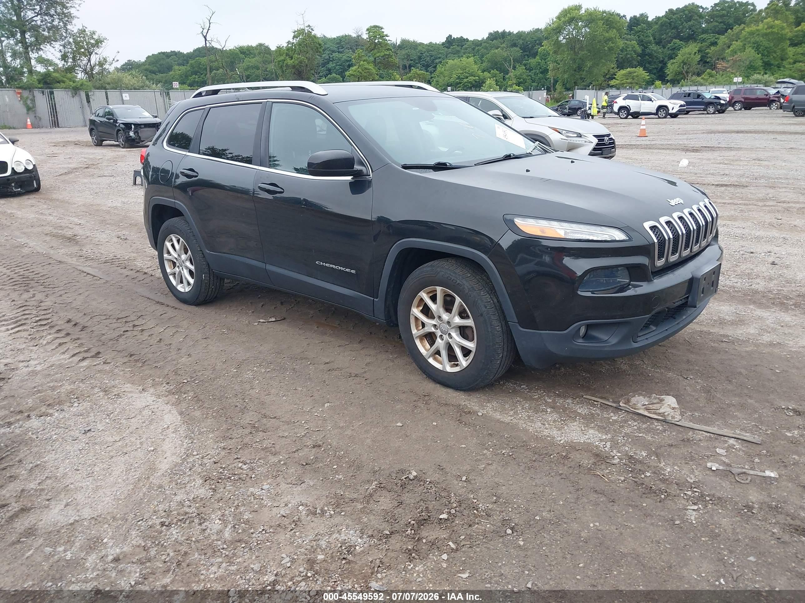 2014 Jeep Cherokee Latitude, VIN 1C4PJMCS0EW226799 — Перед