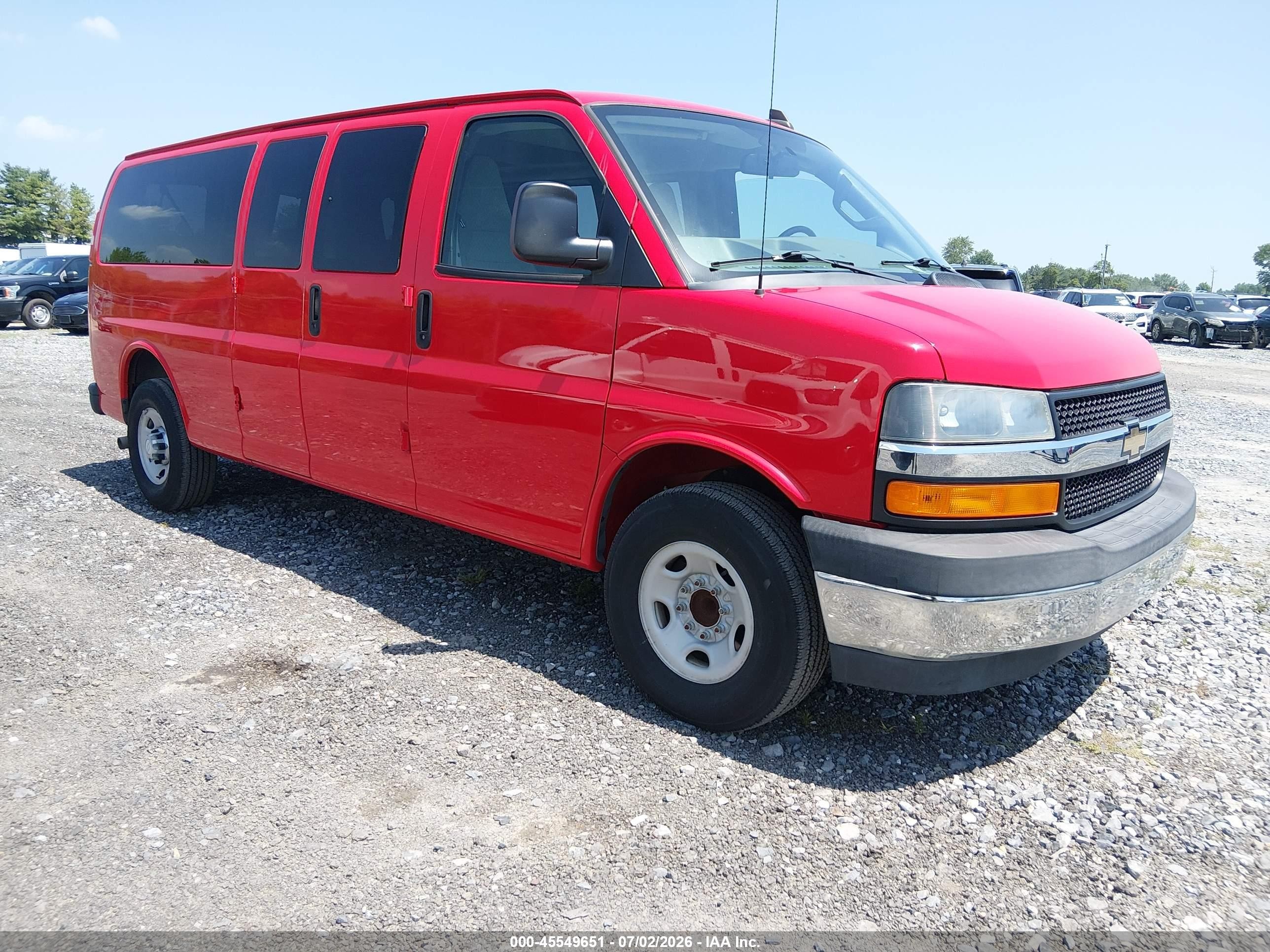 2017 Chevrolet Express Passenger LT, VIN 1GAZGPFG1H1275004 — Normal wear