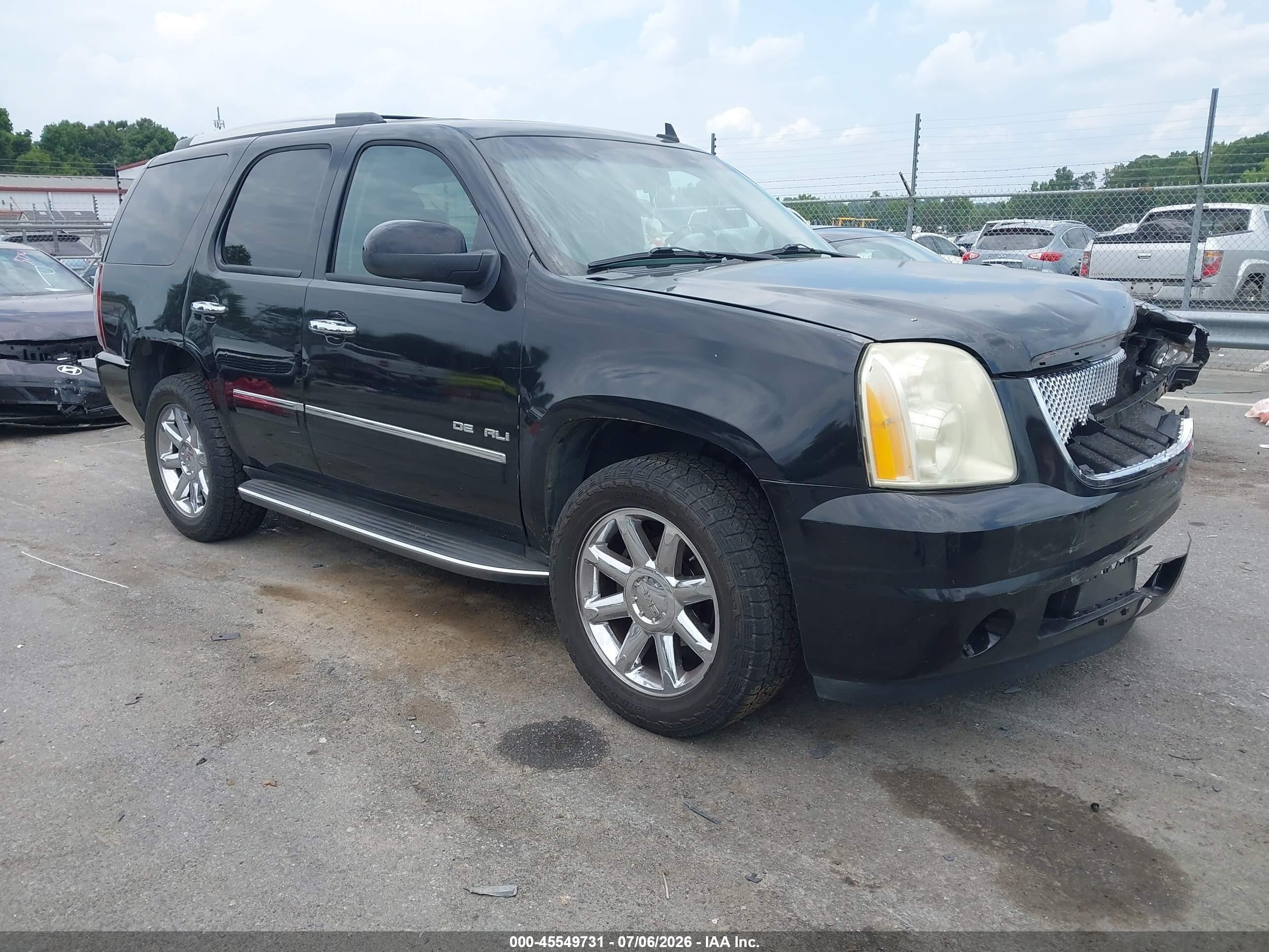2013 GMC Yukon Denali, VIN 1GKS2EEF3DR128350 — Front end
