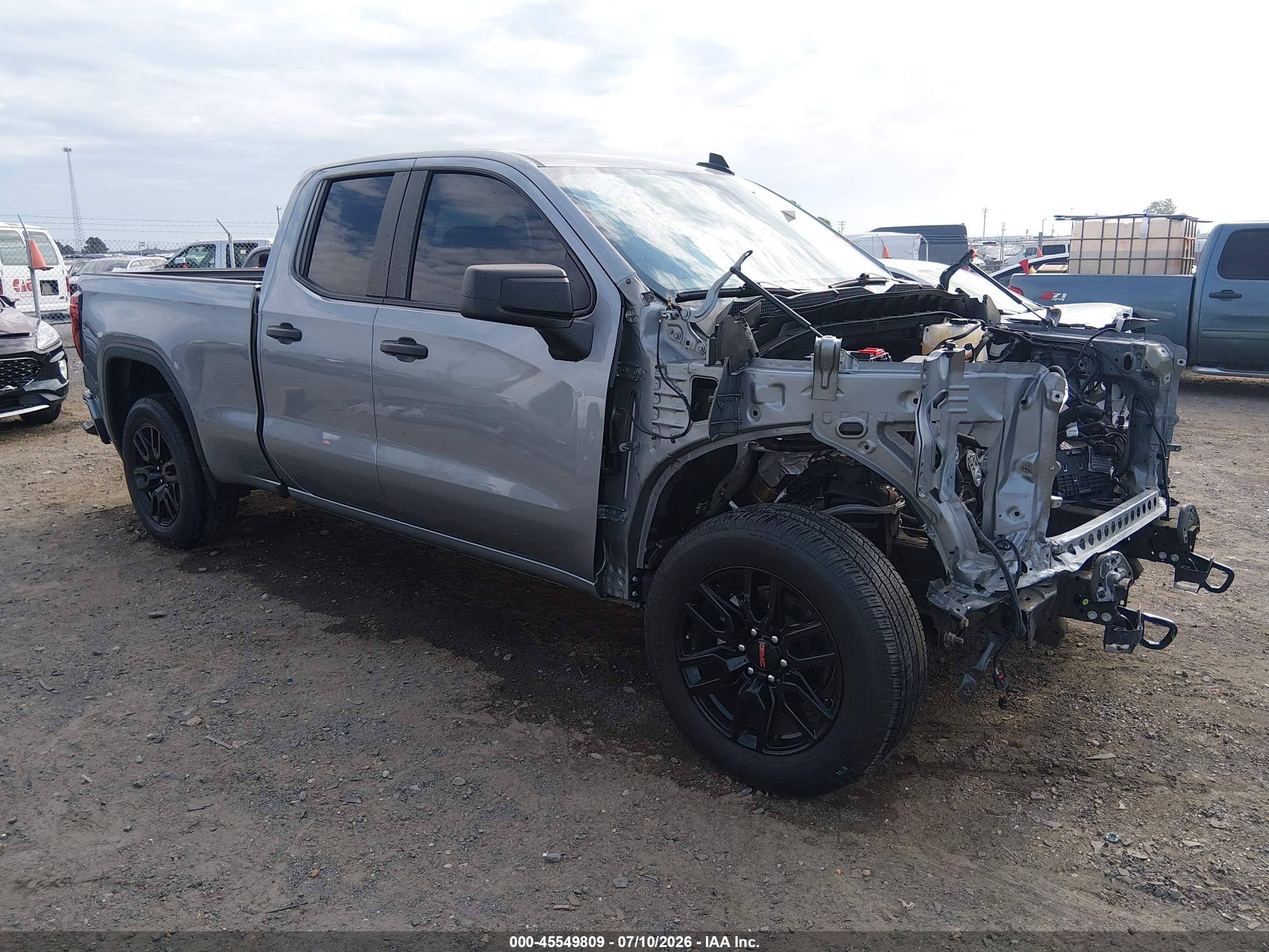 2024 GMC Sierra 1500 Pro, VIN 1GTRUAEK2RZ380334 — Front end