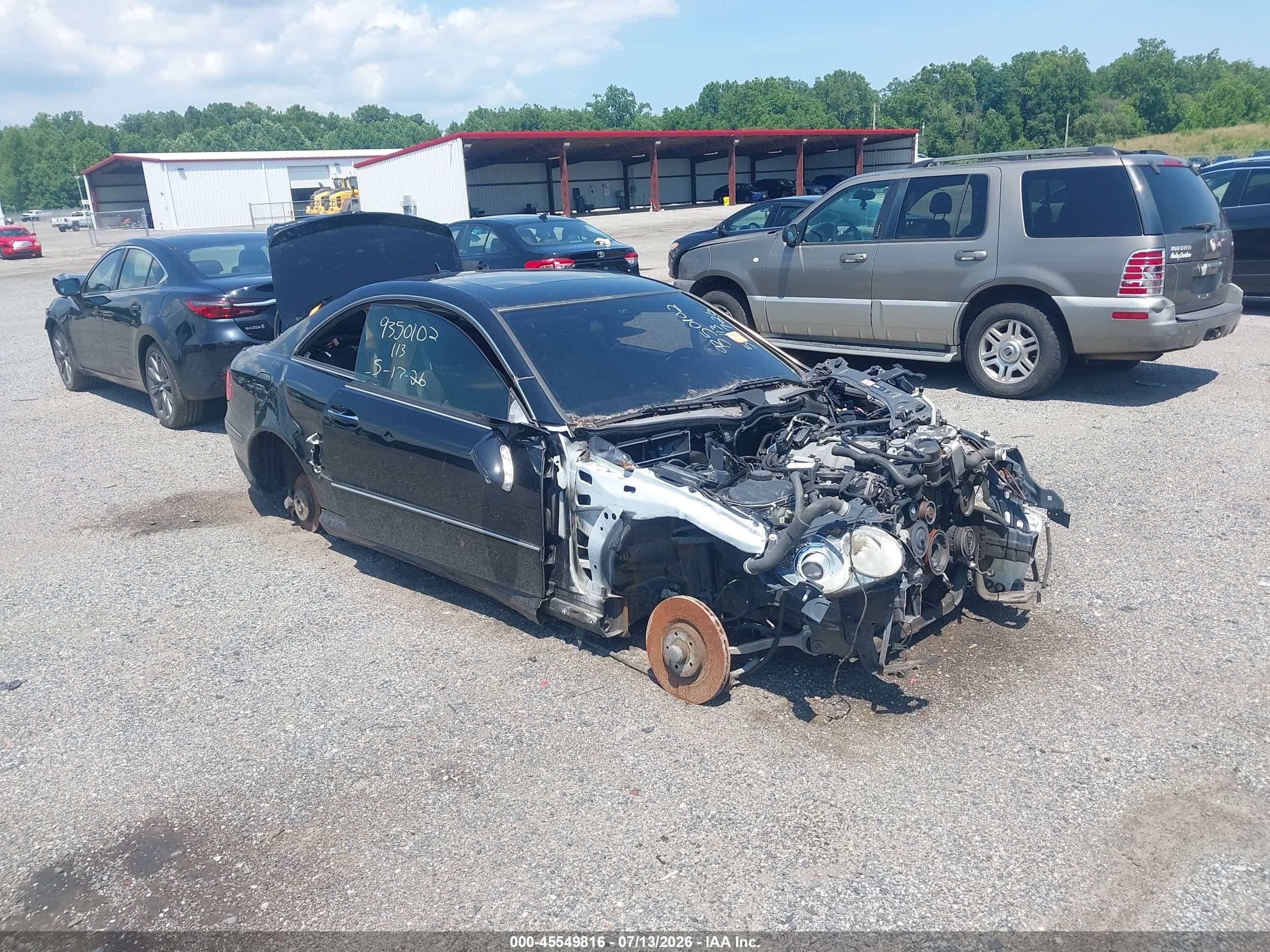 2007 Mercedes-Benz CLK 550, VIN WDBTJ72H47F214291 — Front end