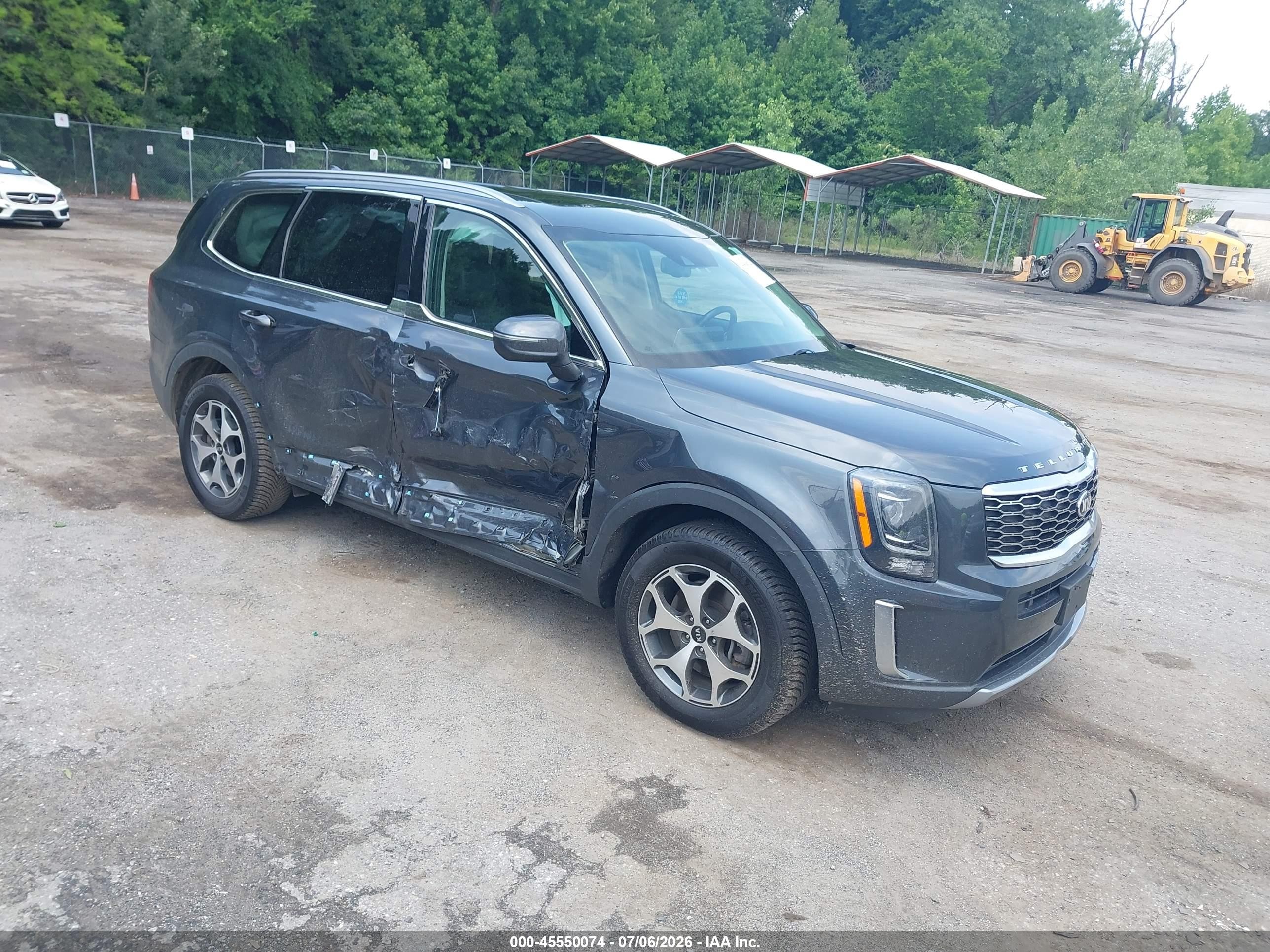 2021 Kia Telluride EX, VIN 5XYP3DHC0MG159970 — Side