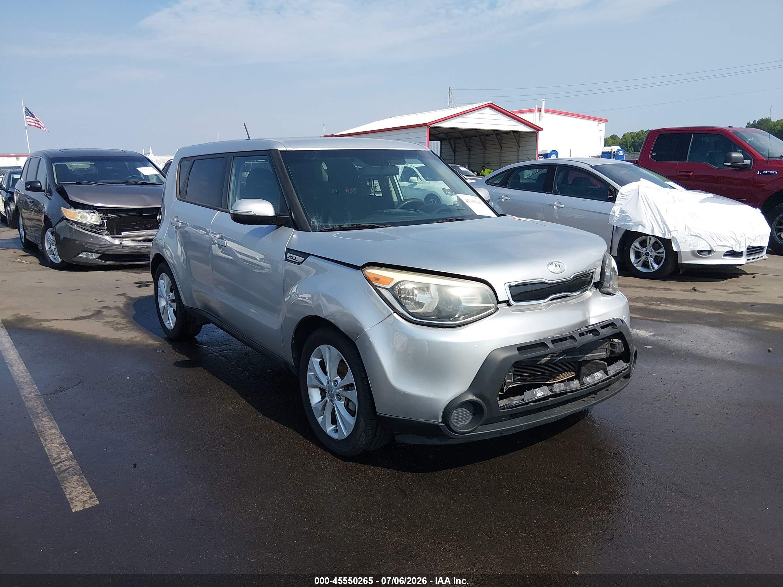2014 Kia Soul +, VIN KNDJP3A57E7700883 — Front end