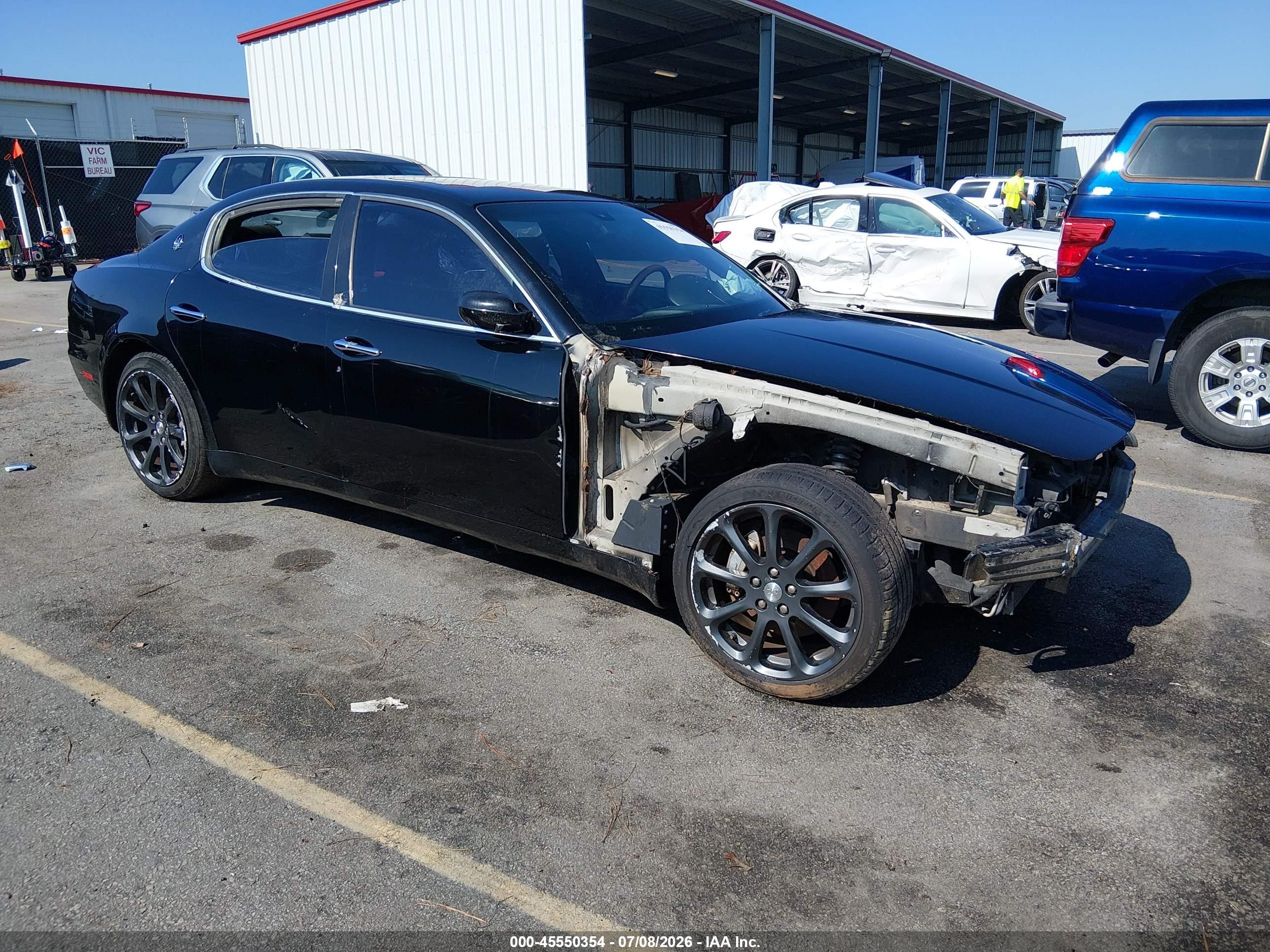 2008 Maserati Quattroporte, VIN ZAMFE39A380038354 — Front end