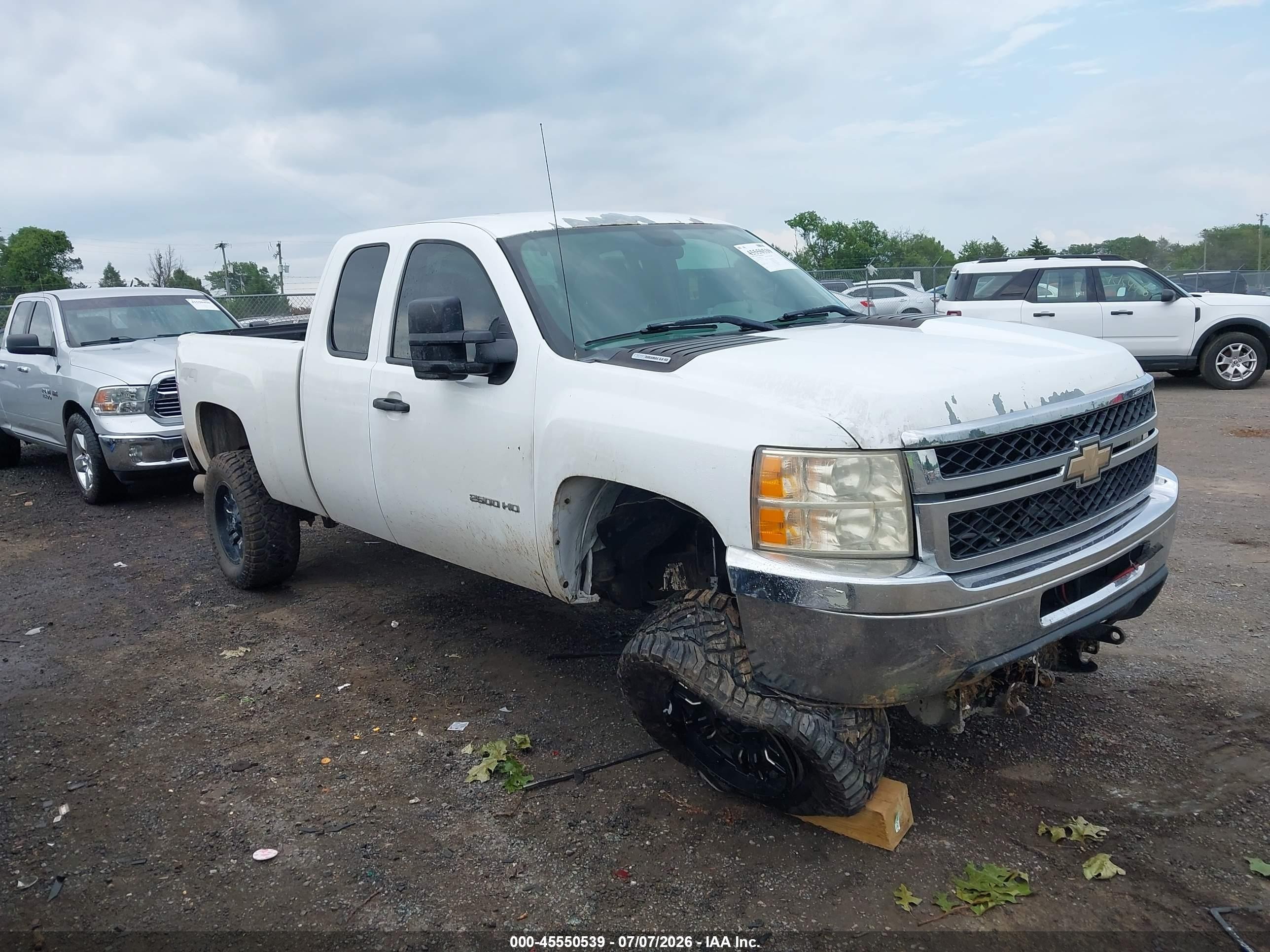 2011 Chevrolet Silverado 2500HD Work Truck, VIN 1GC2KVC88BZ431914 — Front end