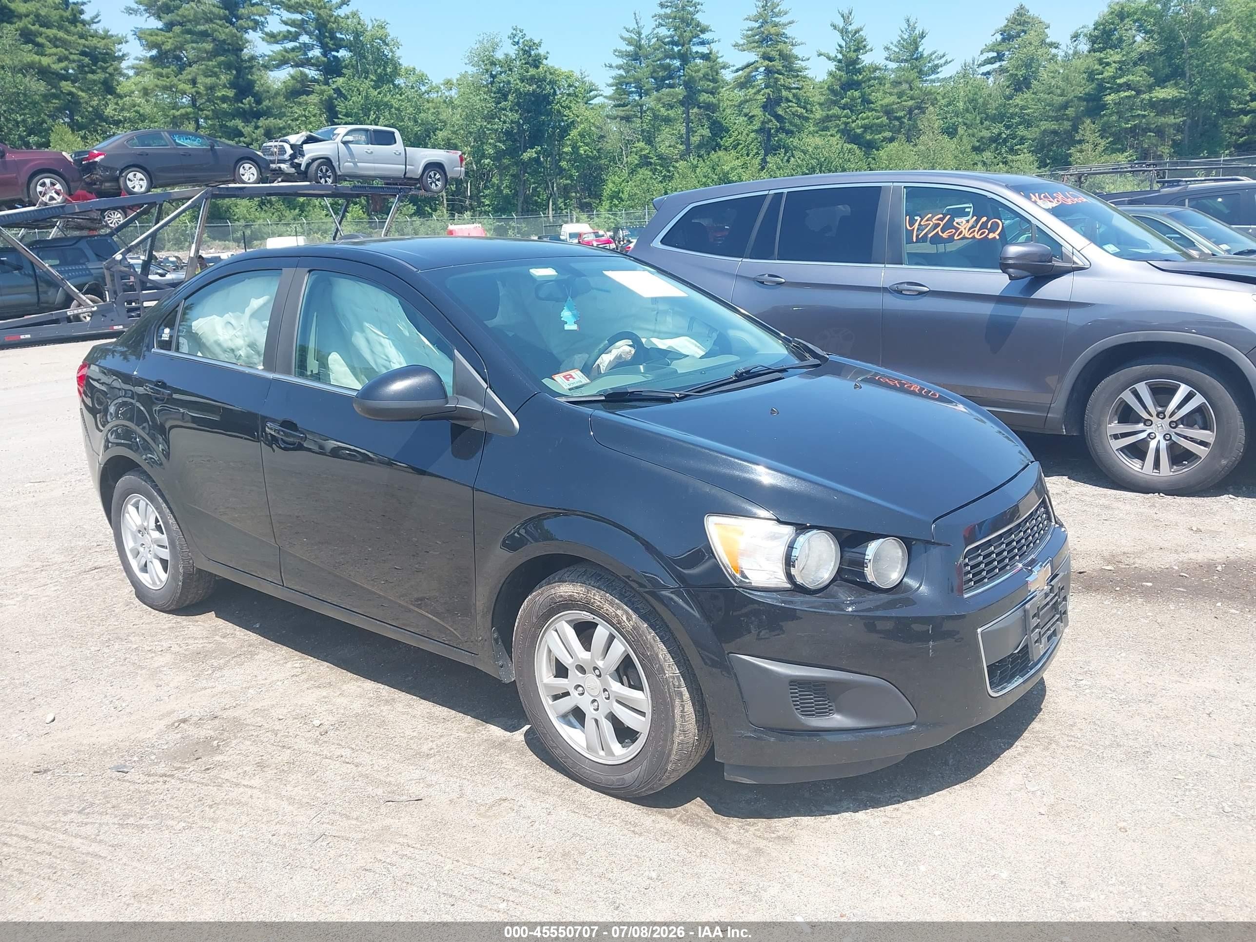 2016 Chevrolet Sonic LT, VIN 1G1JC5SH1G4171315 — Перед