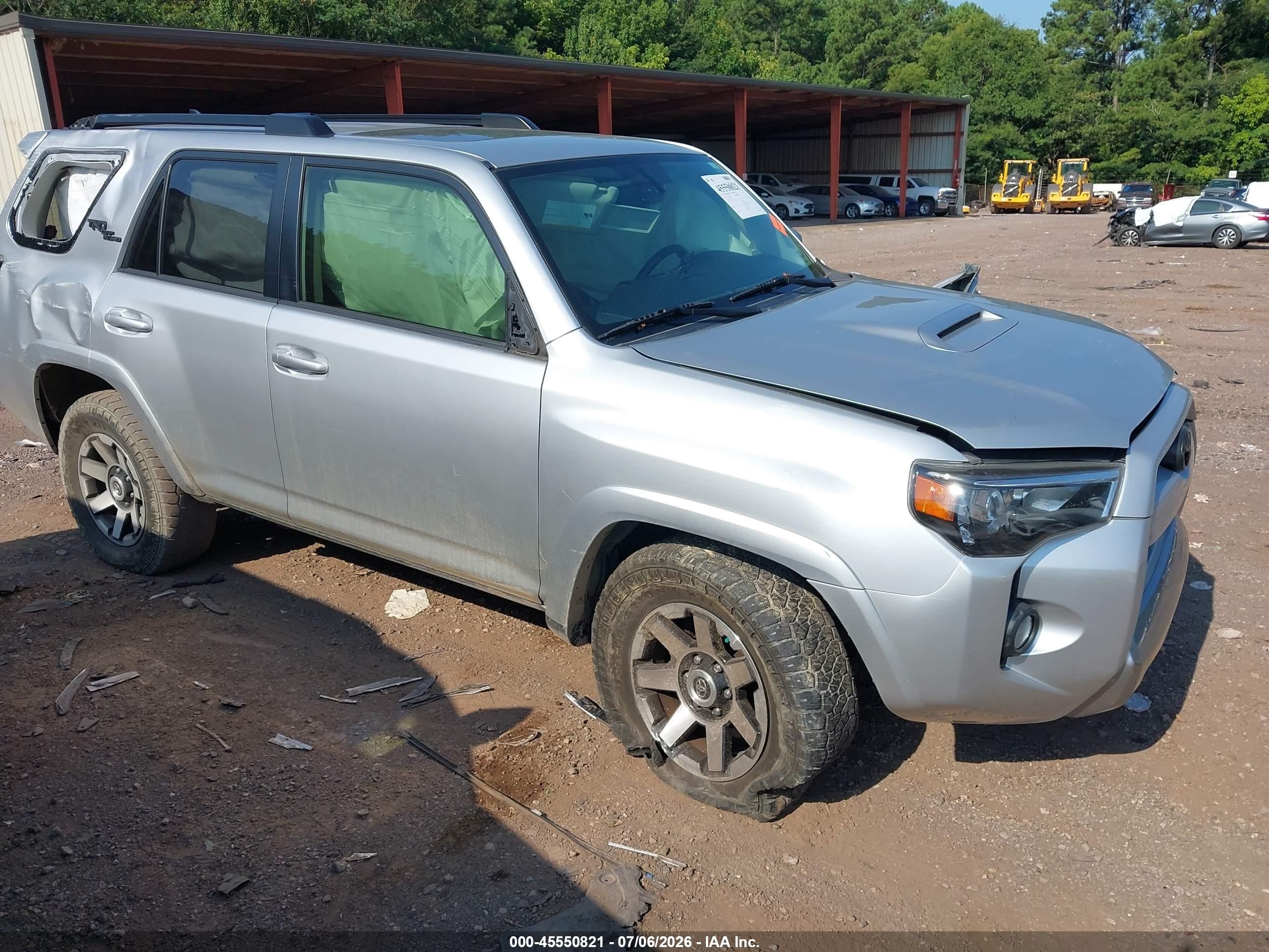 2019 Toyota 4Runner SR5 Premium, VIN JTEBU5JR2K5698863 — Front end