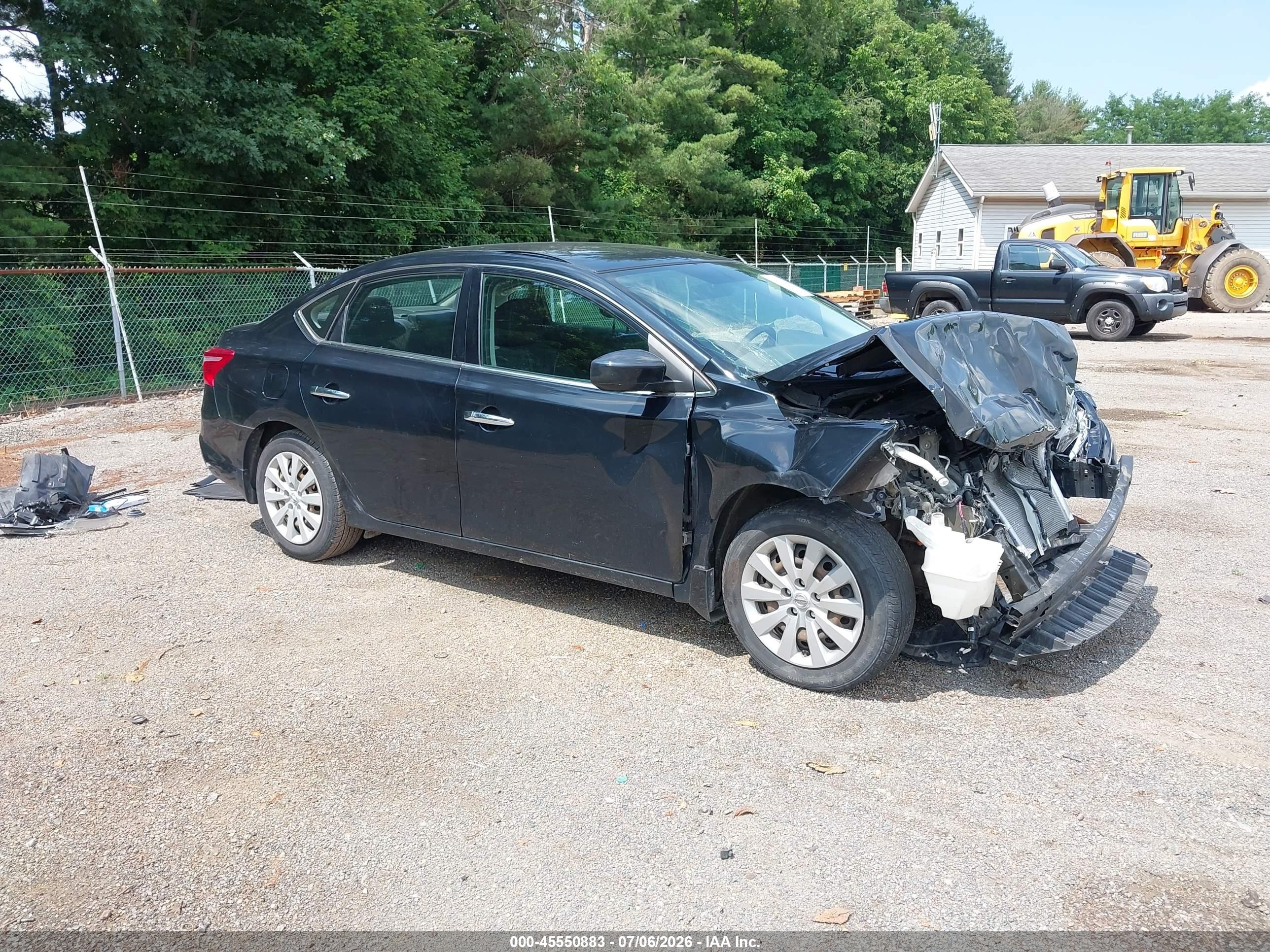 2017 Nissan Sentra SV, VIN 3N1AB7AP0HL650483 — Front end