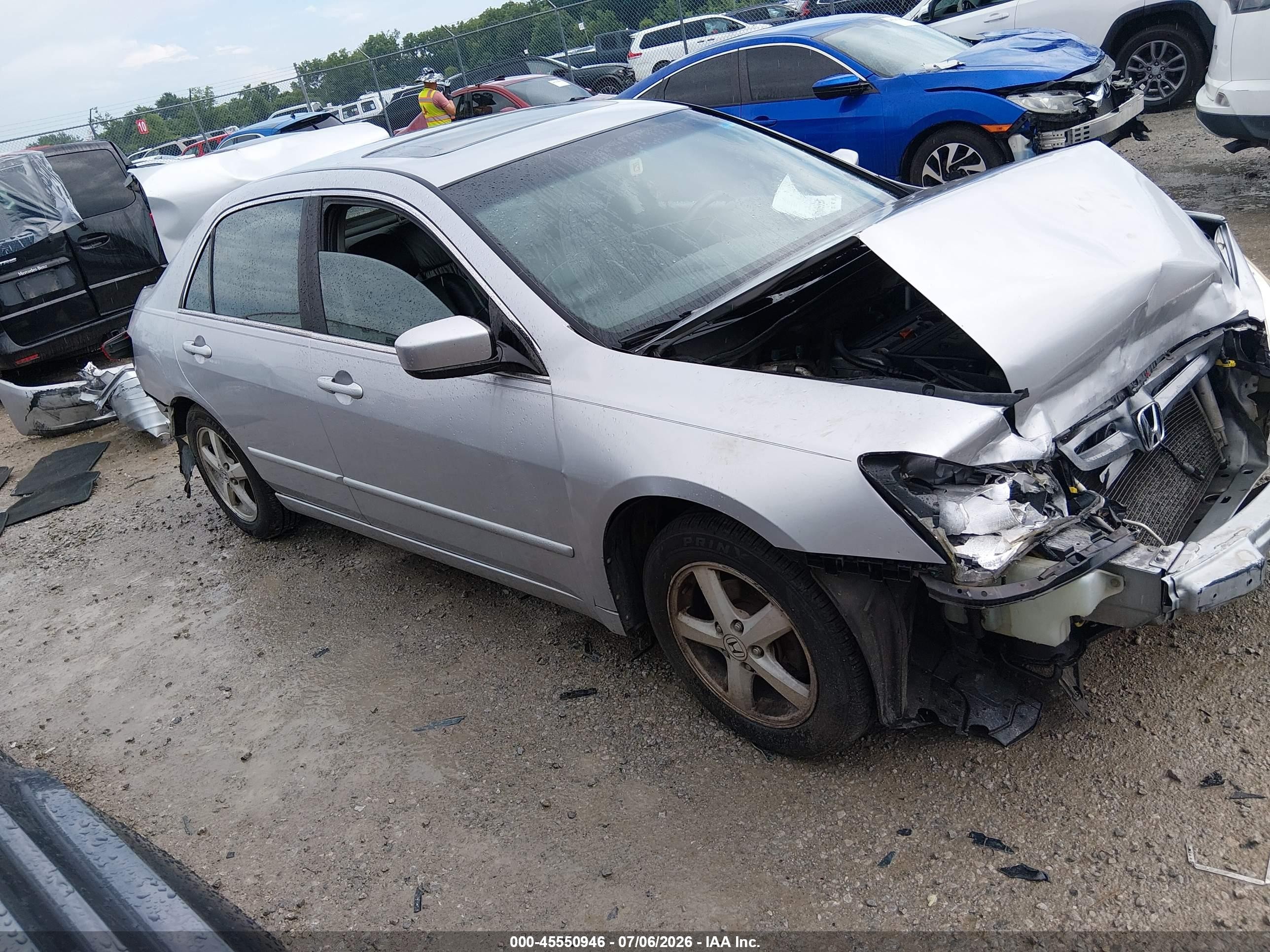 2004 Honda Accord EX, VIN 1HGCM56884A162388 — По всему кузову