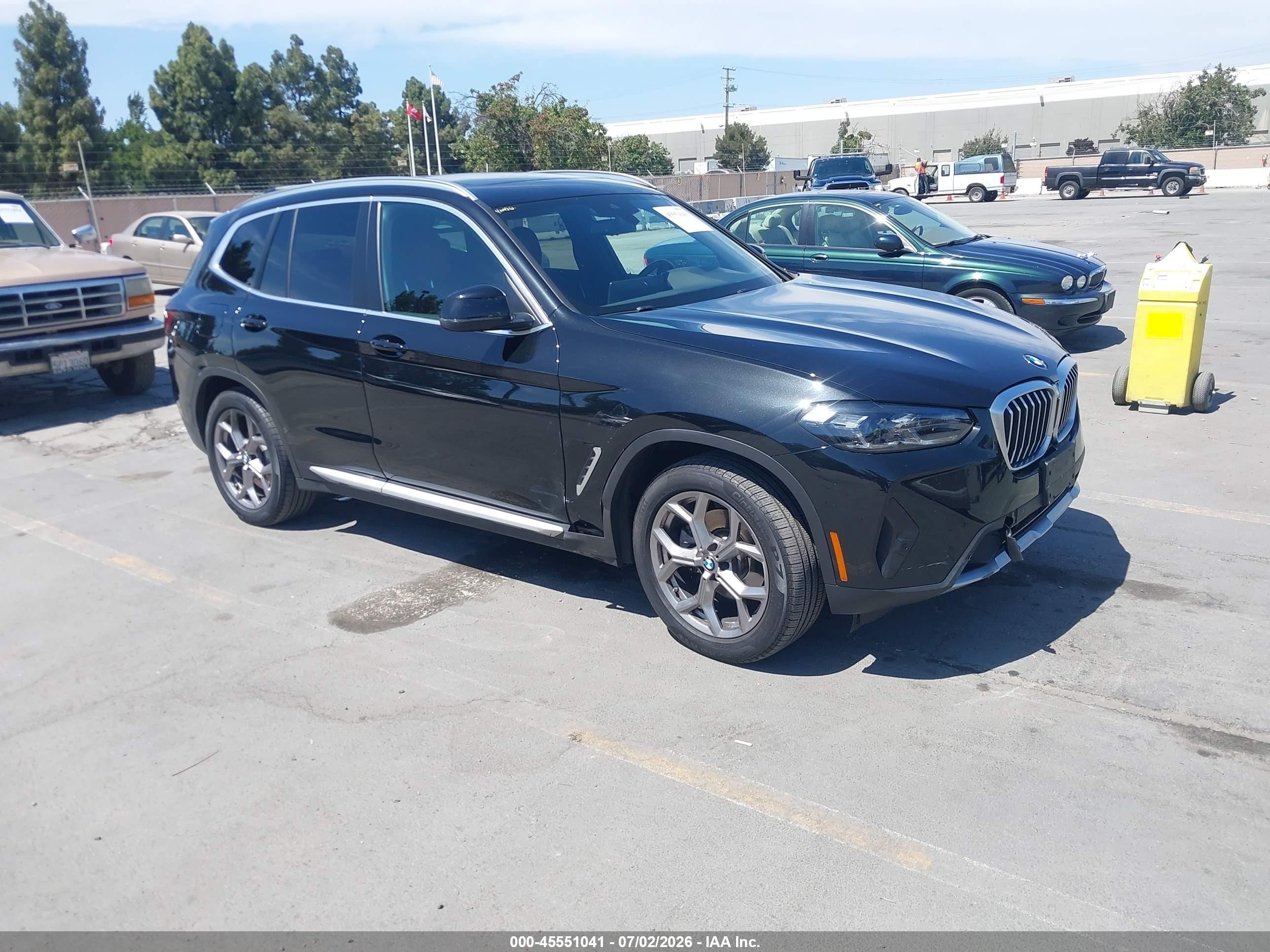 2022 BMW X3 xDrive30i, VIN 5UX53DP03N9M15325 — Side