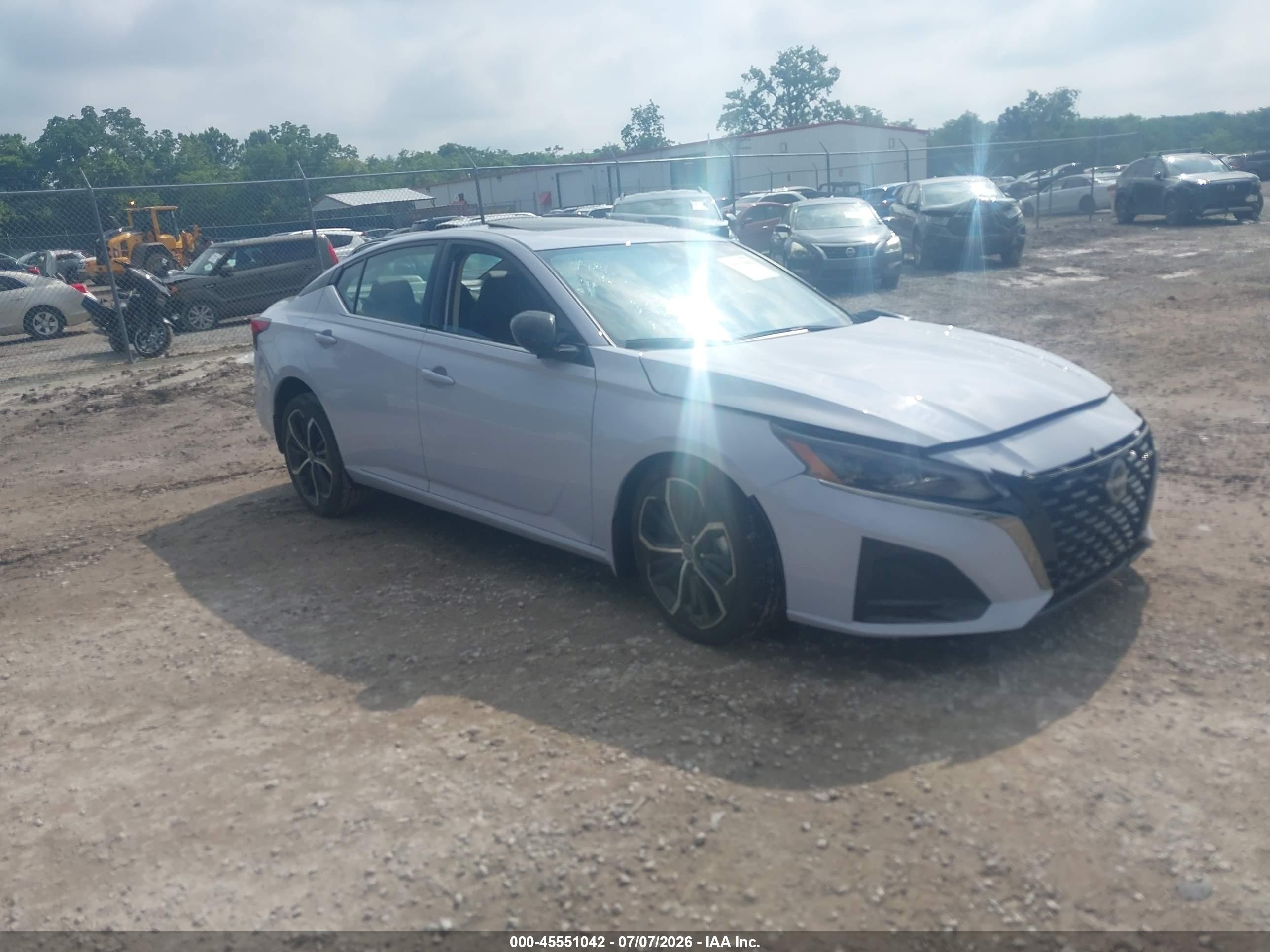 2025 Nissan Altima SR, VIN 1N4BL4CV7SN346900 — Side