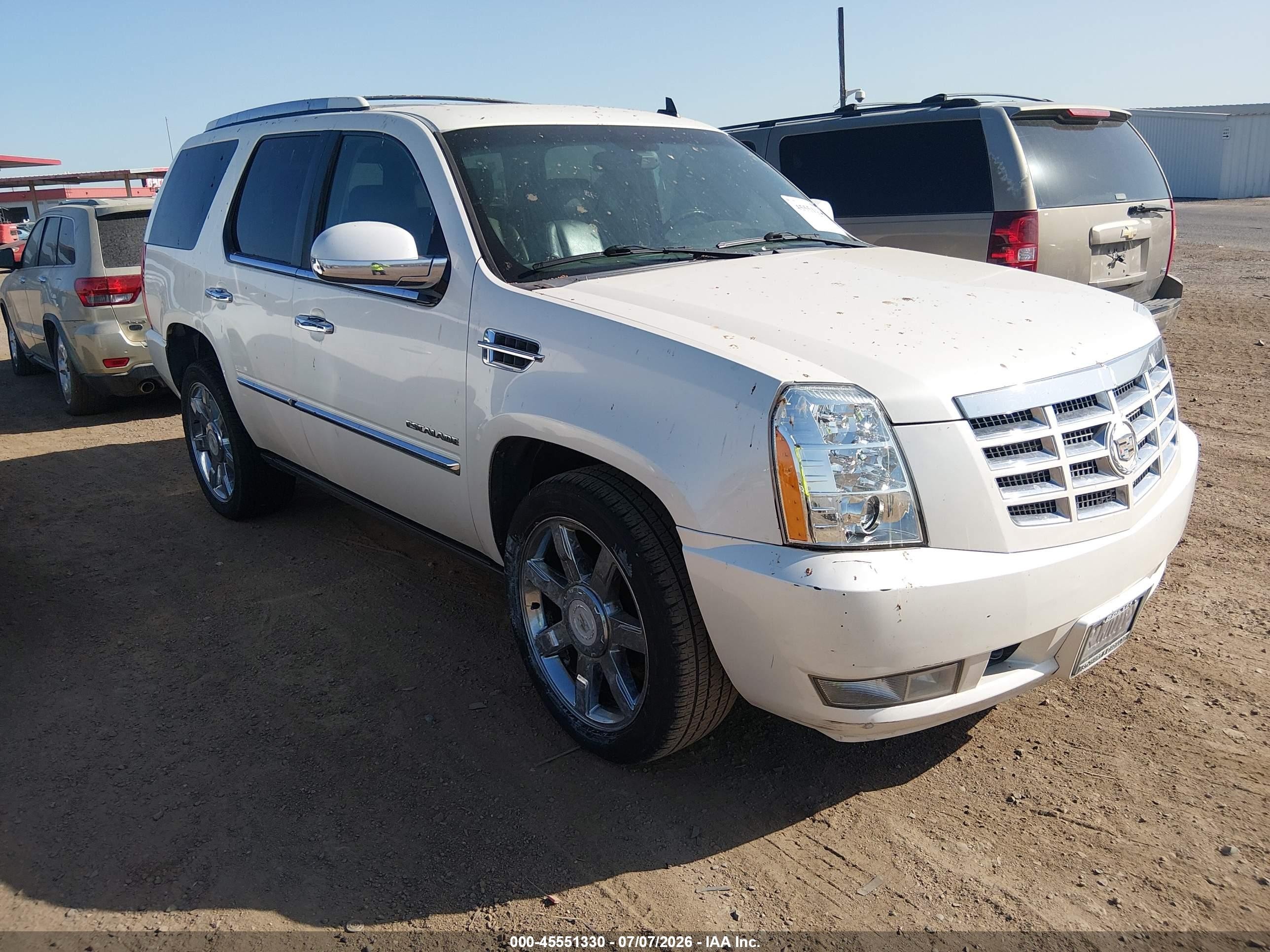 2011 Cadillac Escalade Premium, VIN 1GYS4CEF8BR213363 — Normal wear