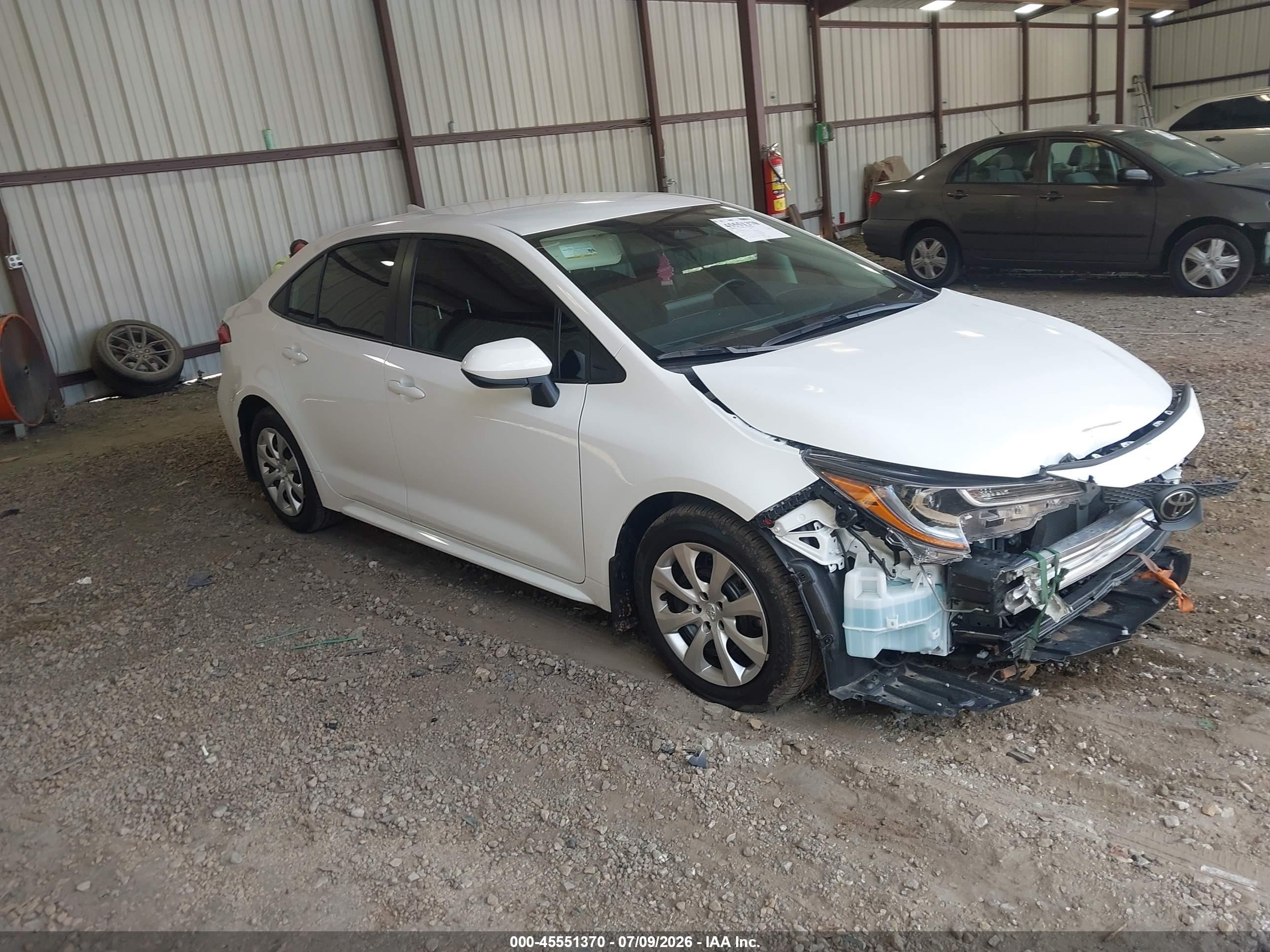 2026 Toyota Corolla LE, VIN 5YFB4MDE1TP366568 — Front end
