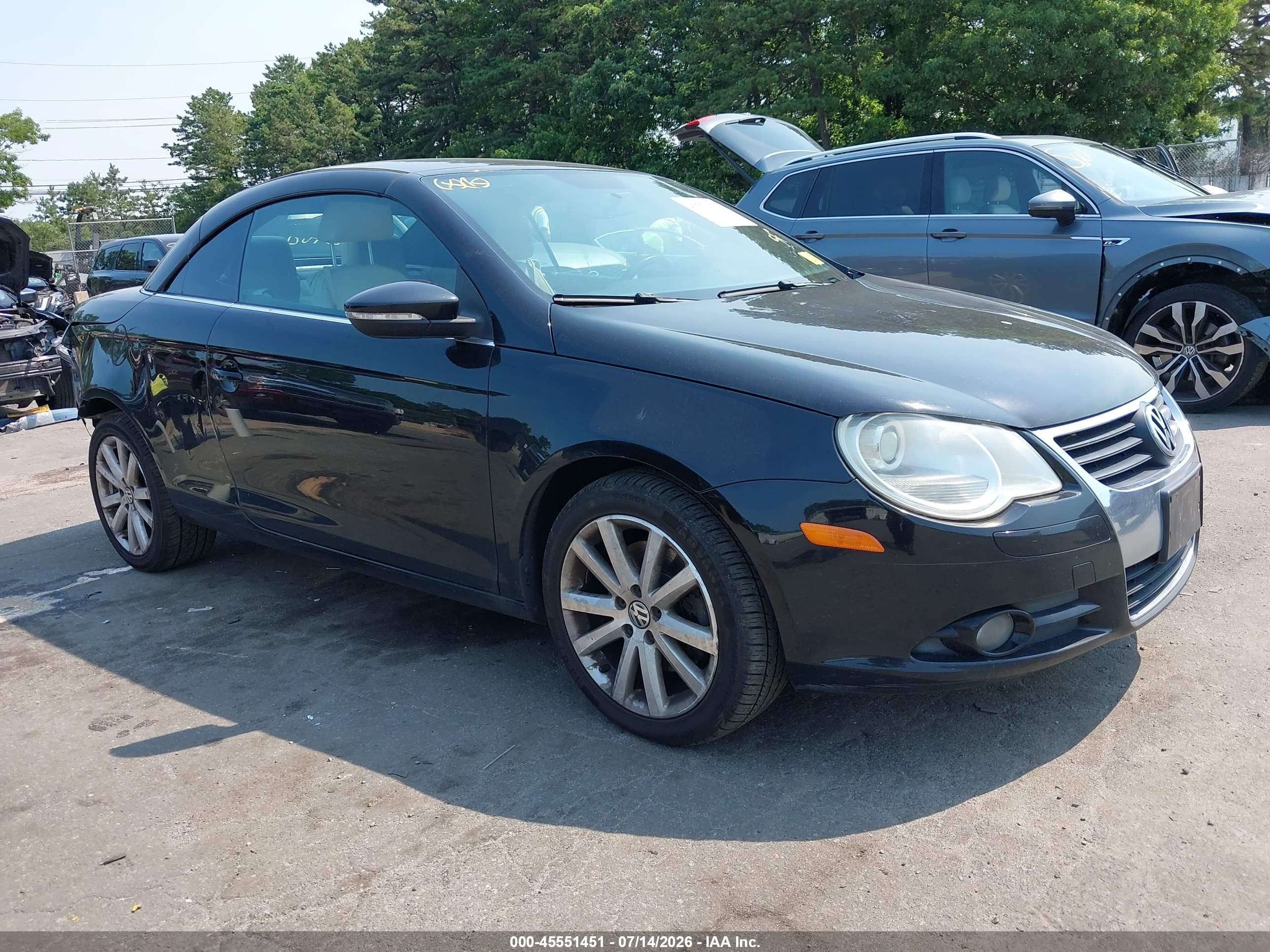 2010 Volkswagen Eos Komfort, VIN WVWBA7AH8AV010105 — Rear end