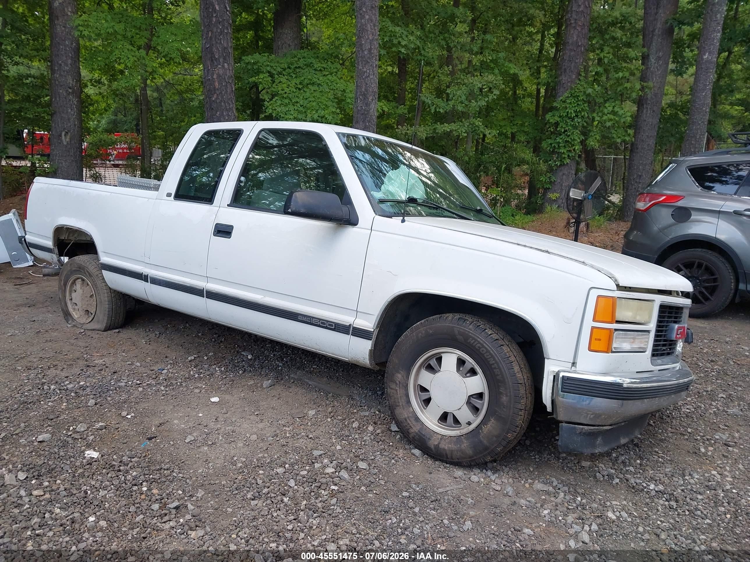 1998 GMC Sierra 1500, VIN 2GTEC19M5W1555483 — Бок