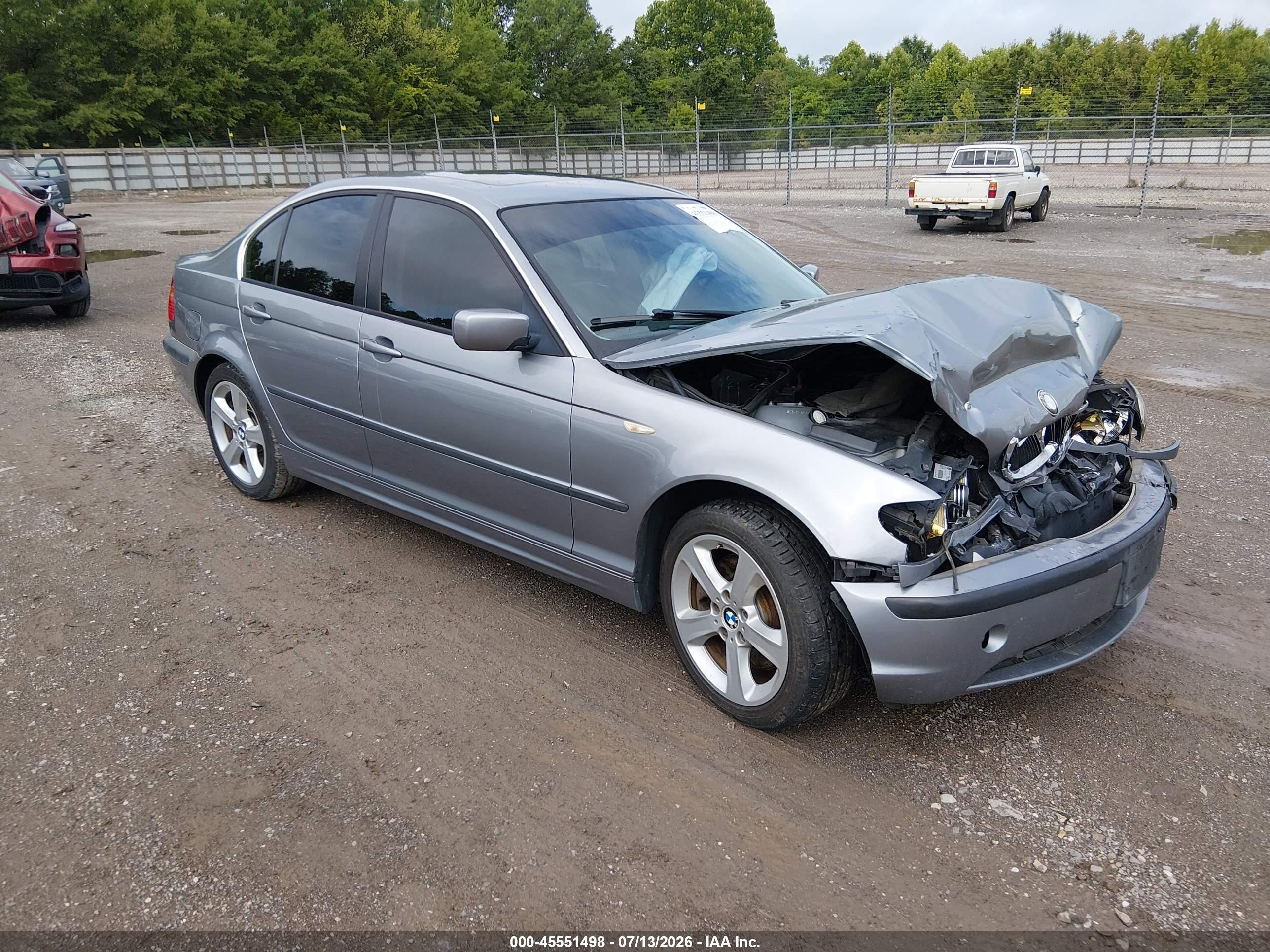 2005 BMW 3 Series 330xi, VIN WBAEW53435PN37473 — Front end