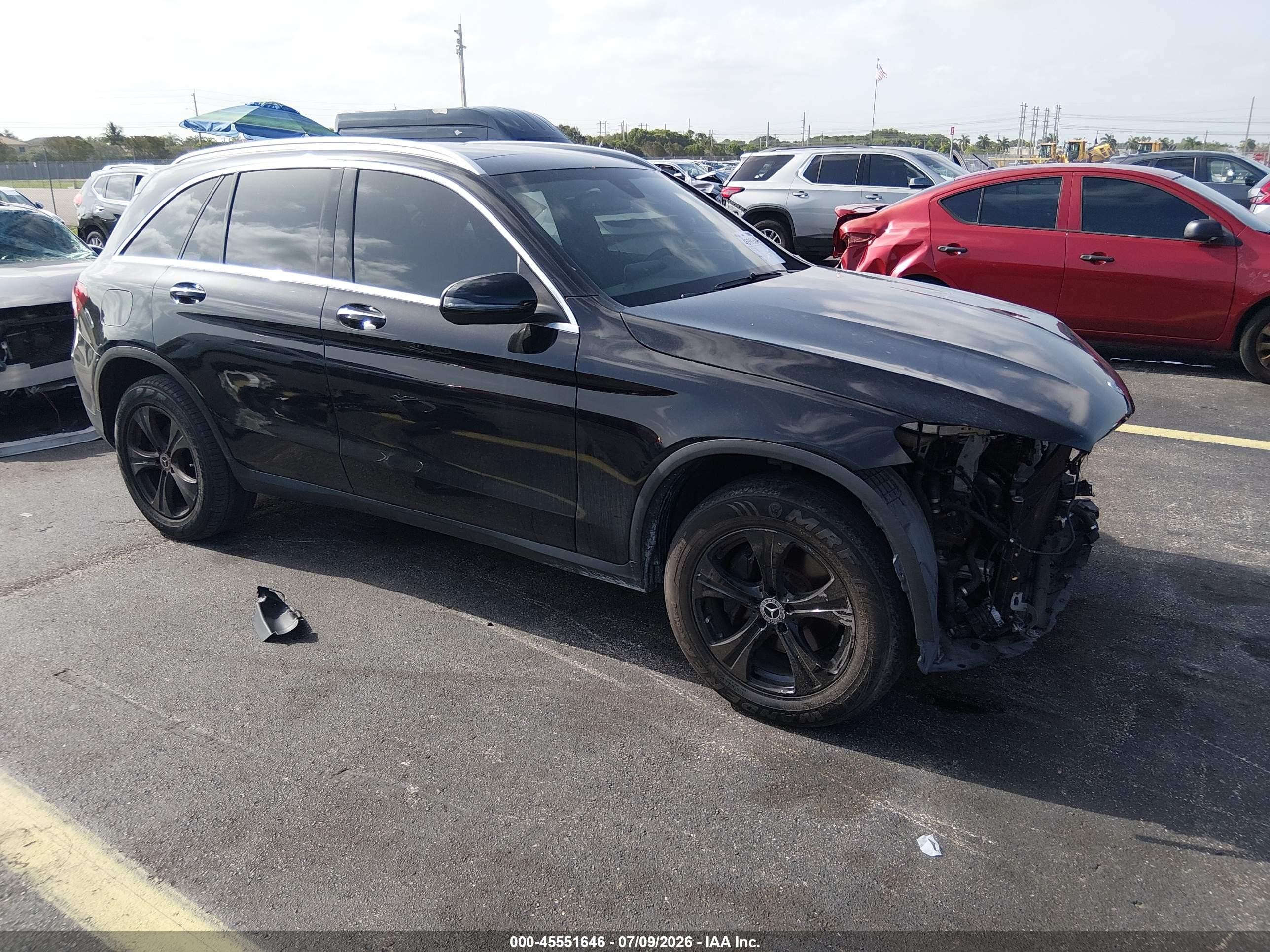 2018 Mercedes-Benz GLC 300, VIN WDC0G4KB9JV071715 — Front end