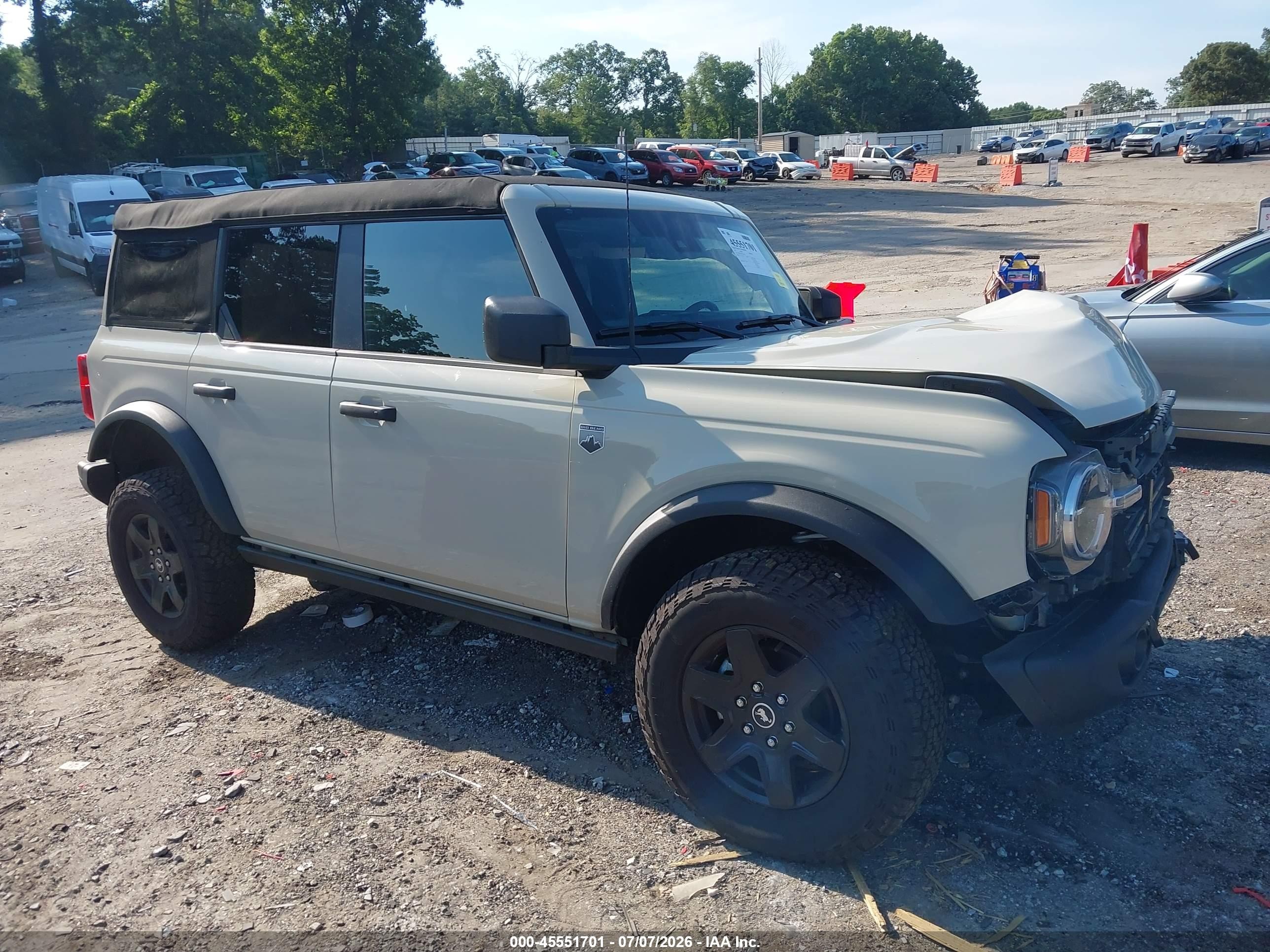 2025 Ford Bronco Big Bend, VIN 1FMEE7BH7SLA92630 — Front end