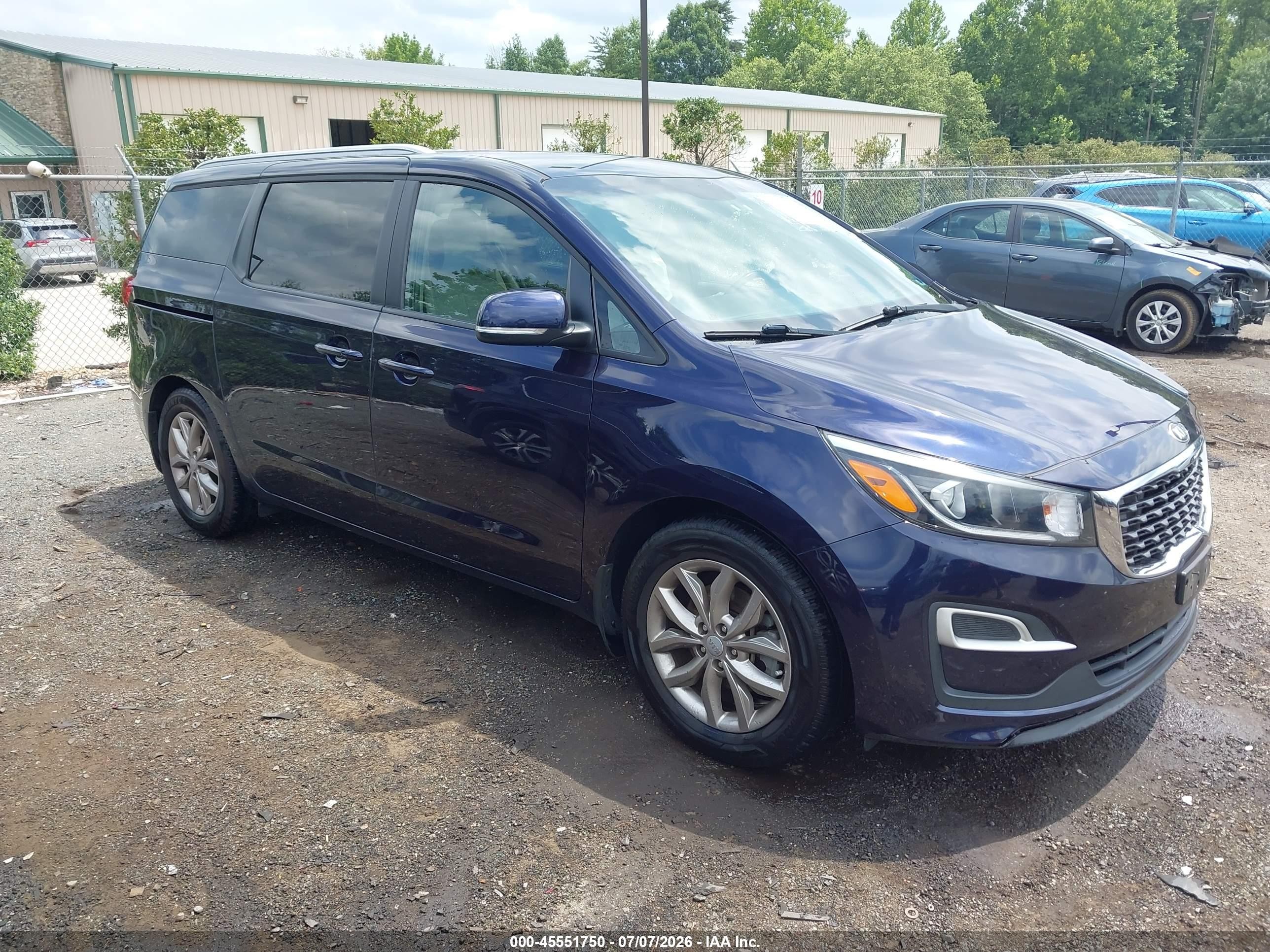 2019 Kia Sedona LX, VIN KNDMB5C19K6540315 — Front end