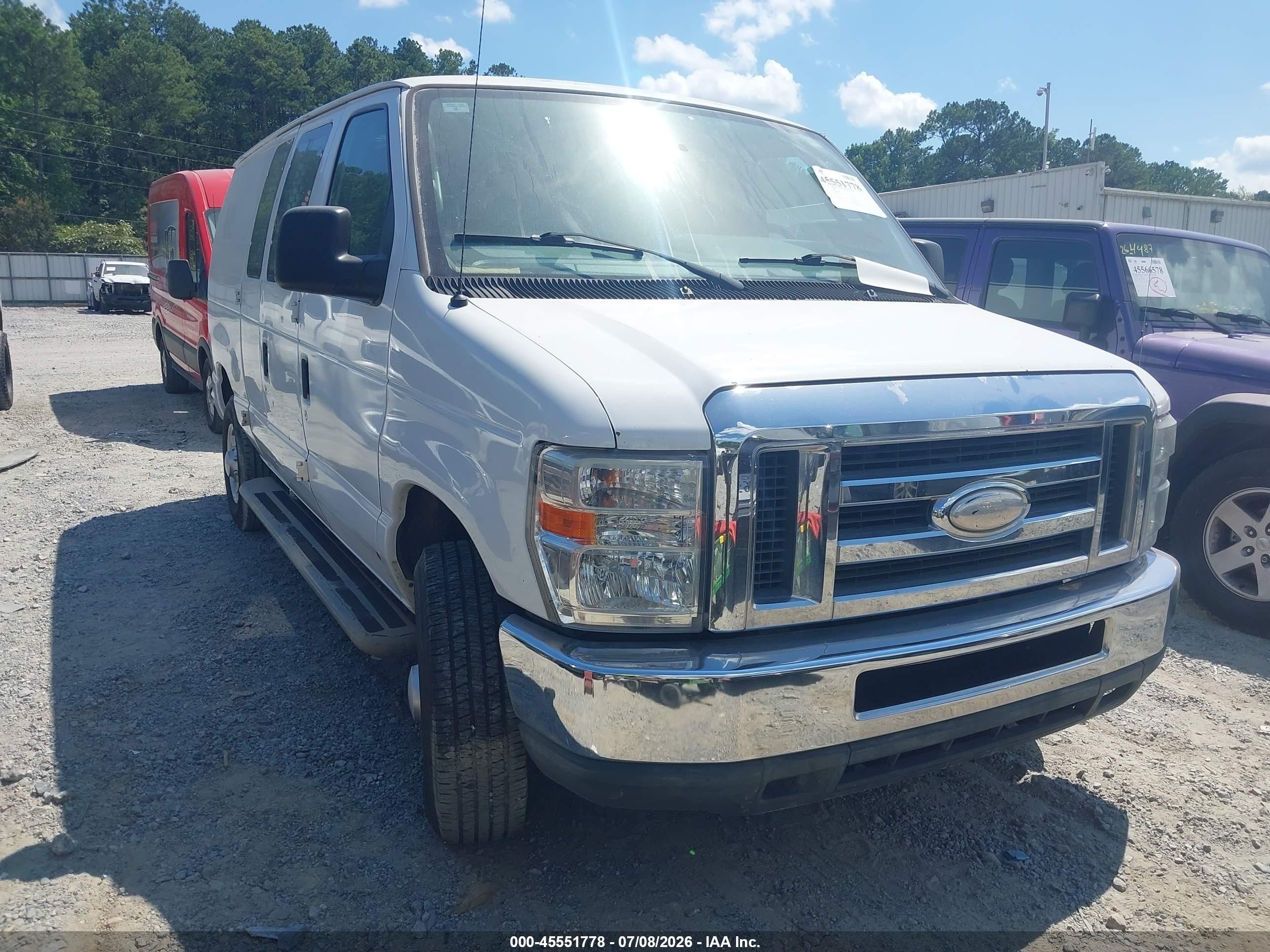 2014 Ford Econoline Cargo Commercial, VIN 1FTNE2EW8EDA53979 — Зад