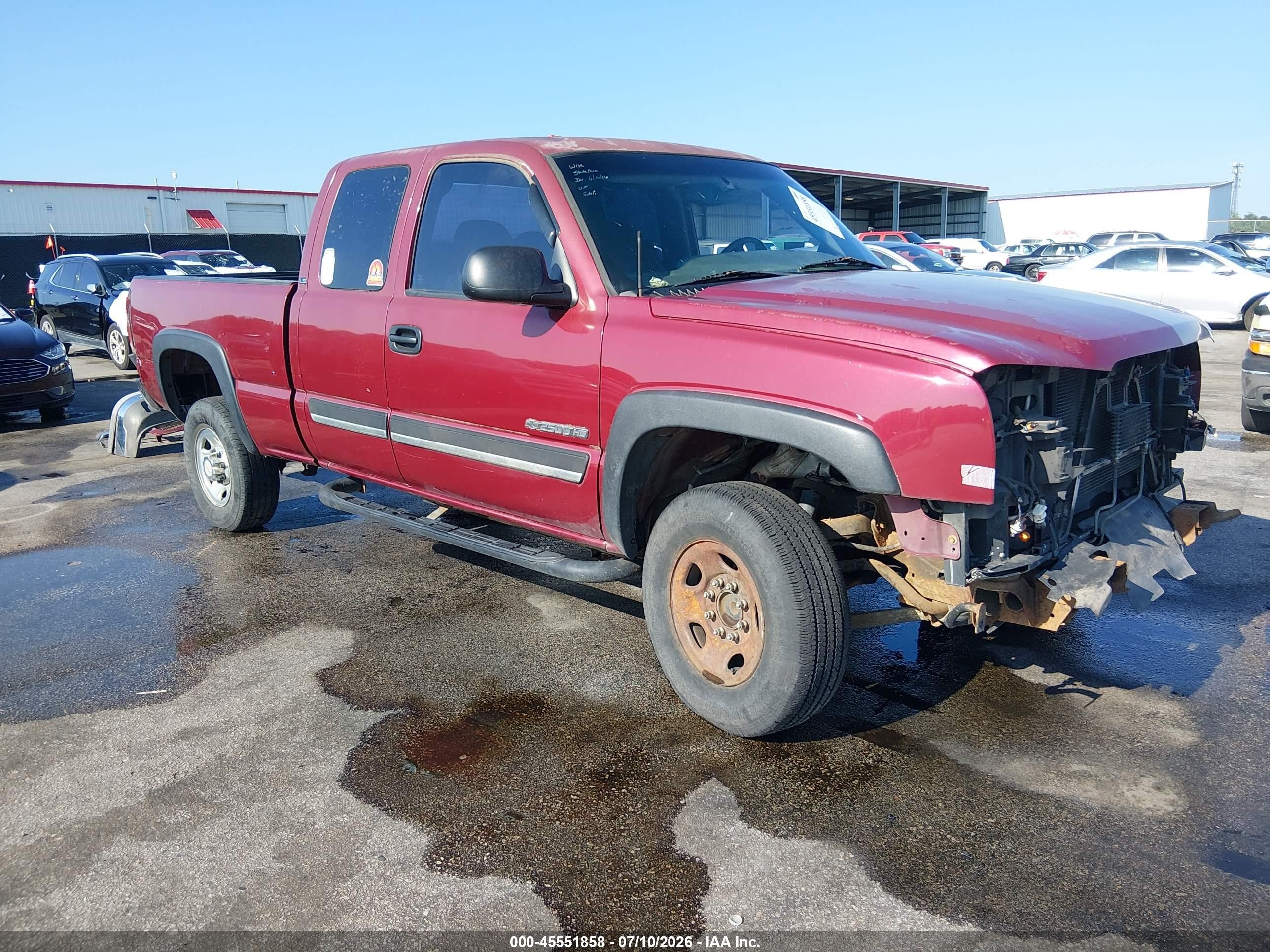 2004 Chevrolet Silverado 2500HD LS, VIN 1GCHC29U64E290961 — Front end