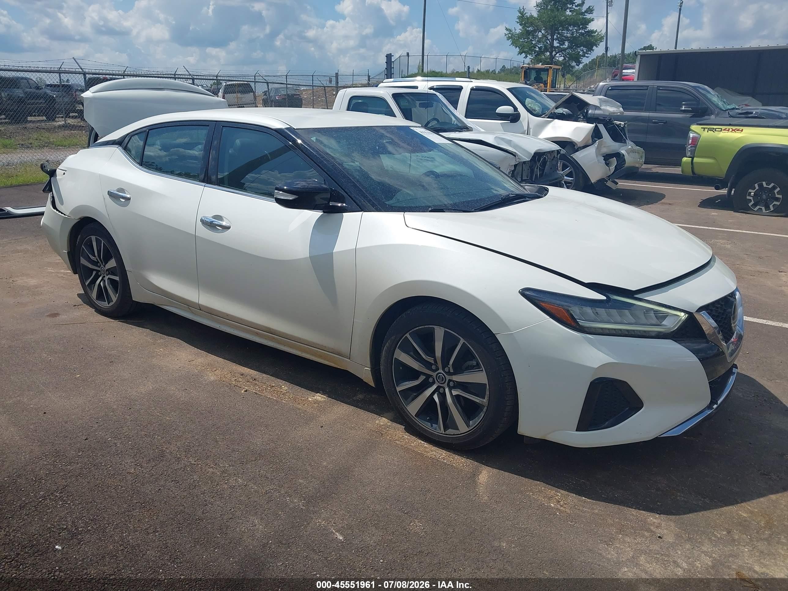 2021 Nissan Maxima SV, VIN 1N4AA6CV8MC510554 — Зад