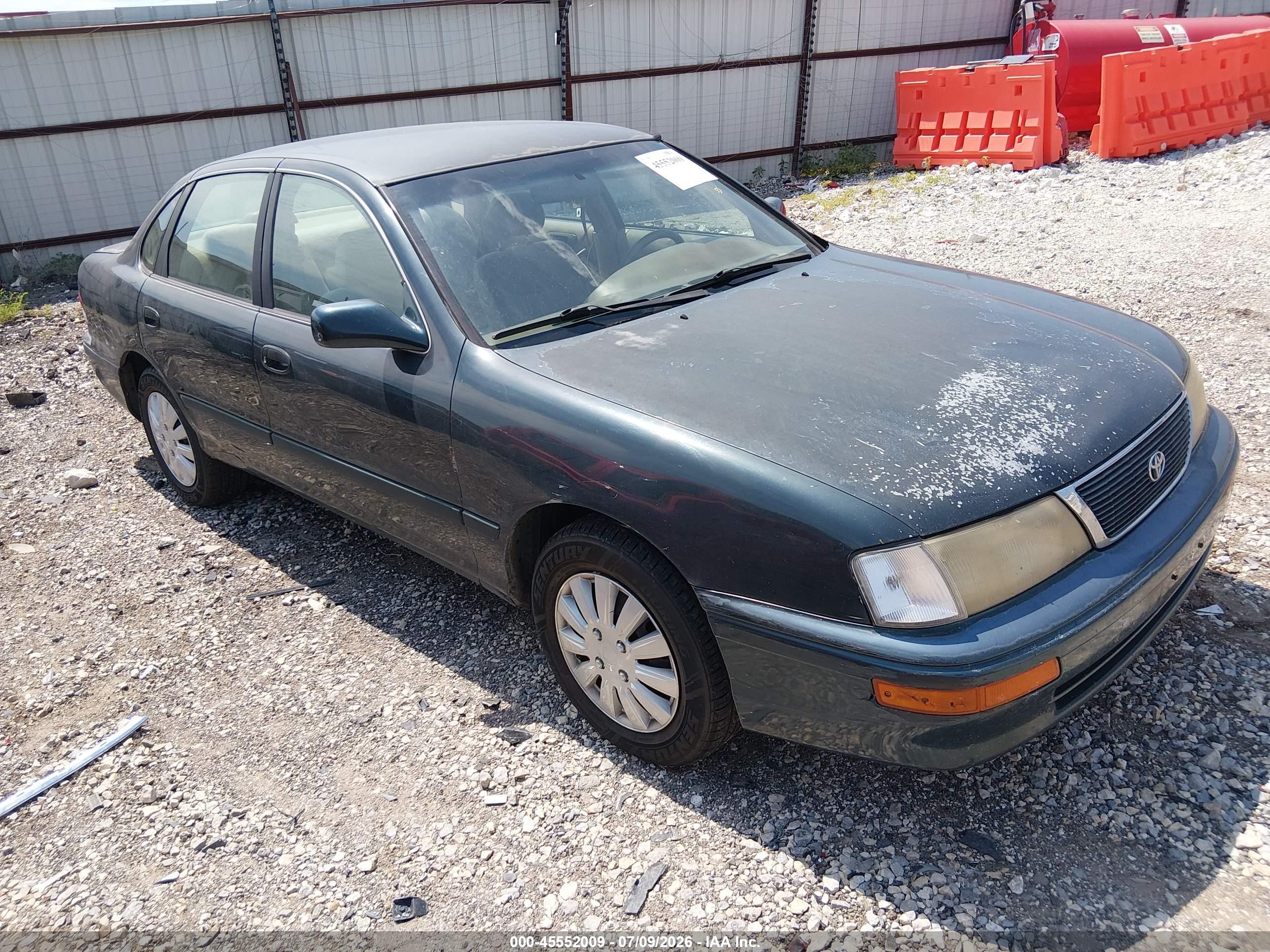 1997 Toyota Avalon XLS, VIN 4T1BF12B1VU189328 — Normal wear