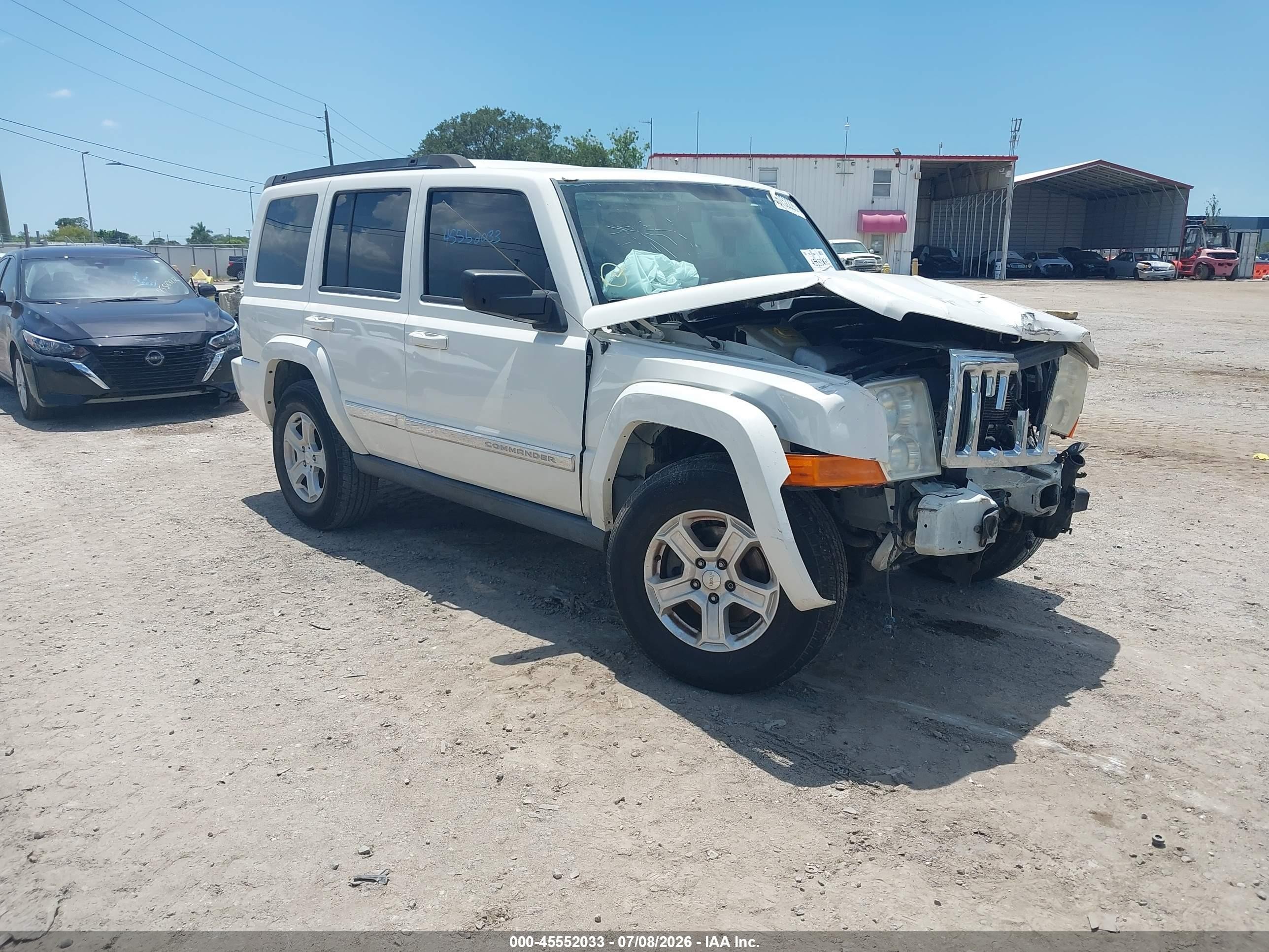 2010 Jeep Commander Sport, VIN 1J4RG4GKXAC130296 — Front end