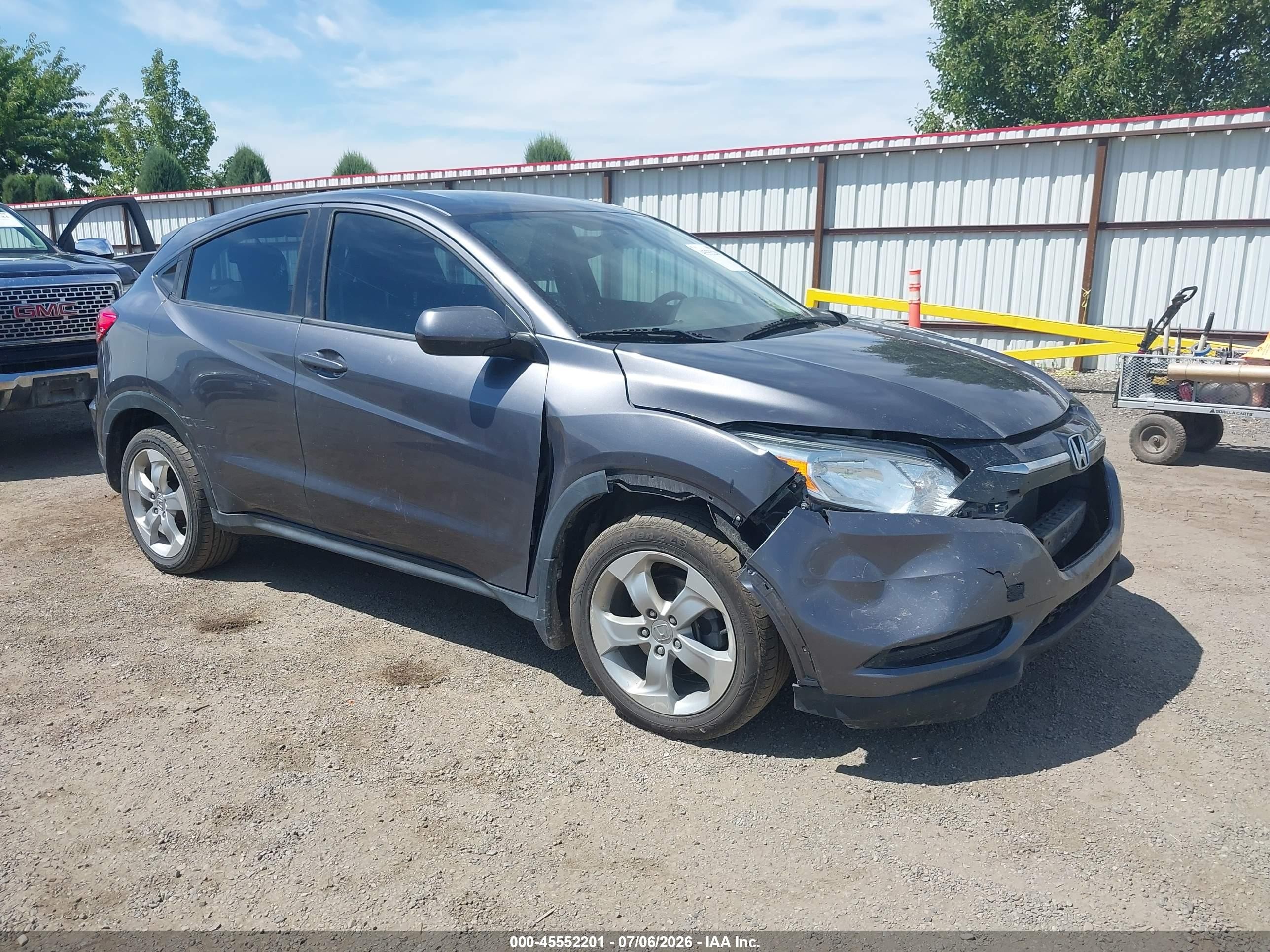 2016 Honda HR-V LX, VIN 3CZRU6H3XGM744820 — Front end