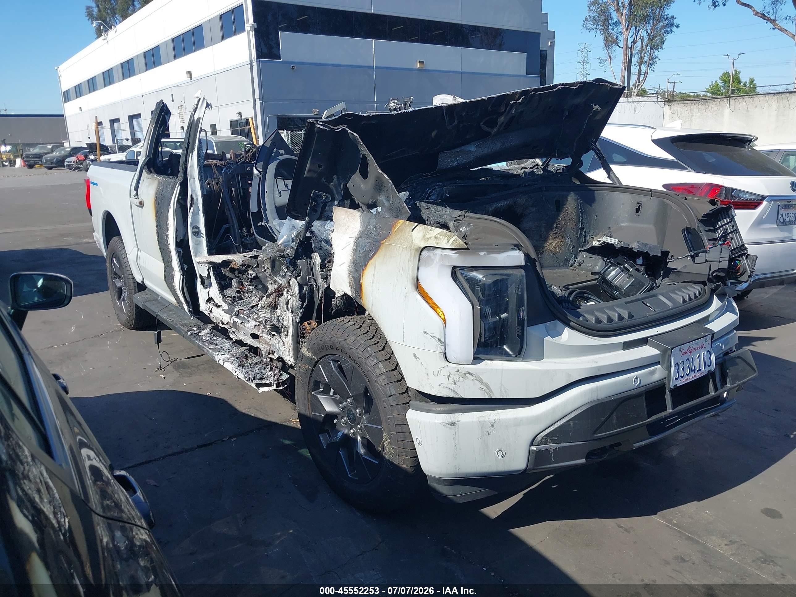 2023 Ford F-150 Lightning Lariat, VIN 1FTVW1EV0PWG07263 — Burn