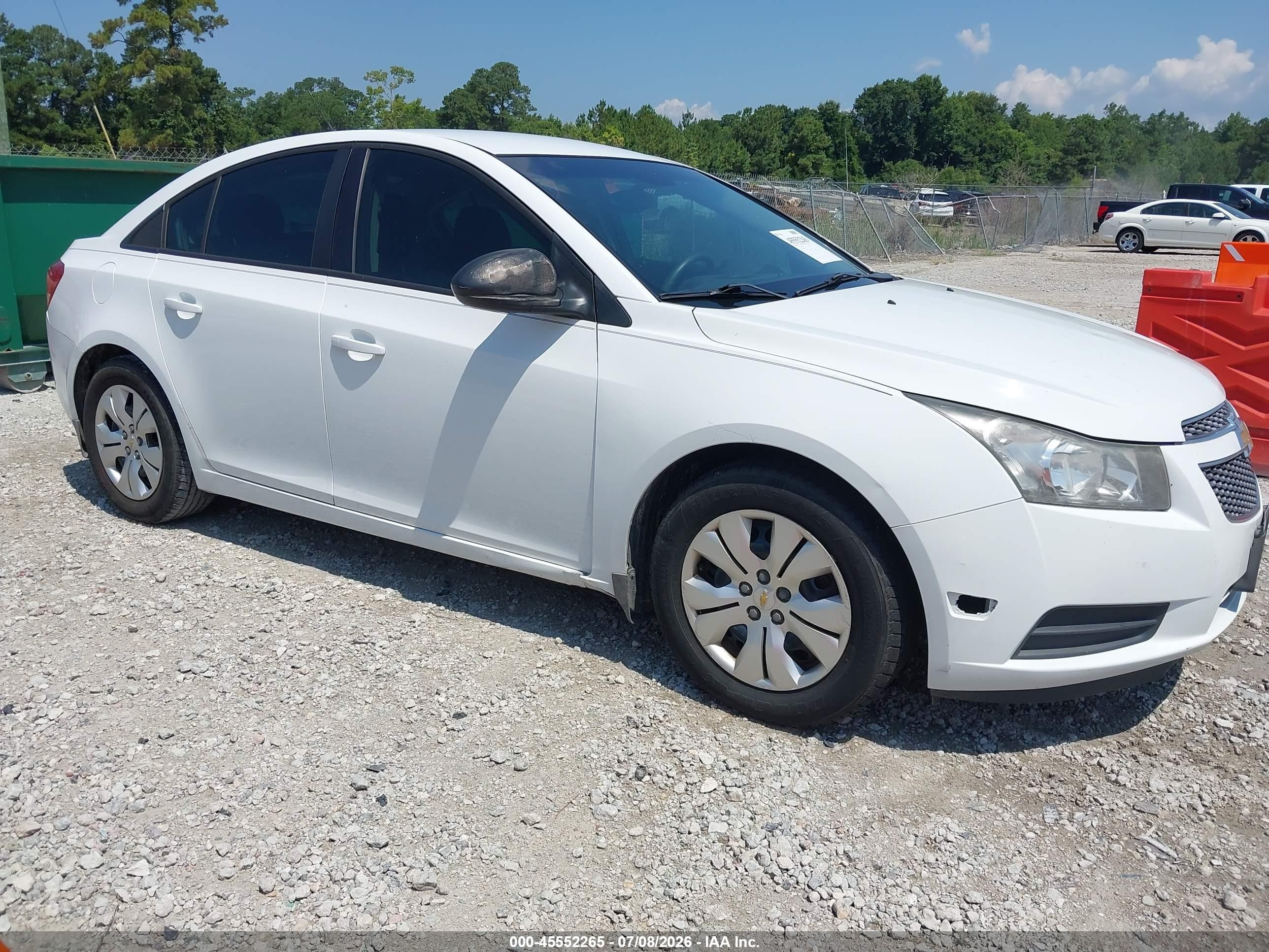2014 Chevrolet Cruze LS, VIN 1G1PA5SH5E7313113 — Normal wear