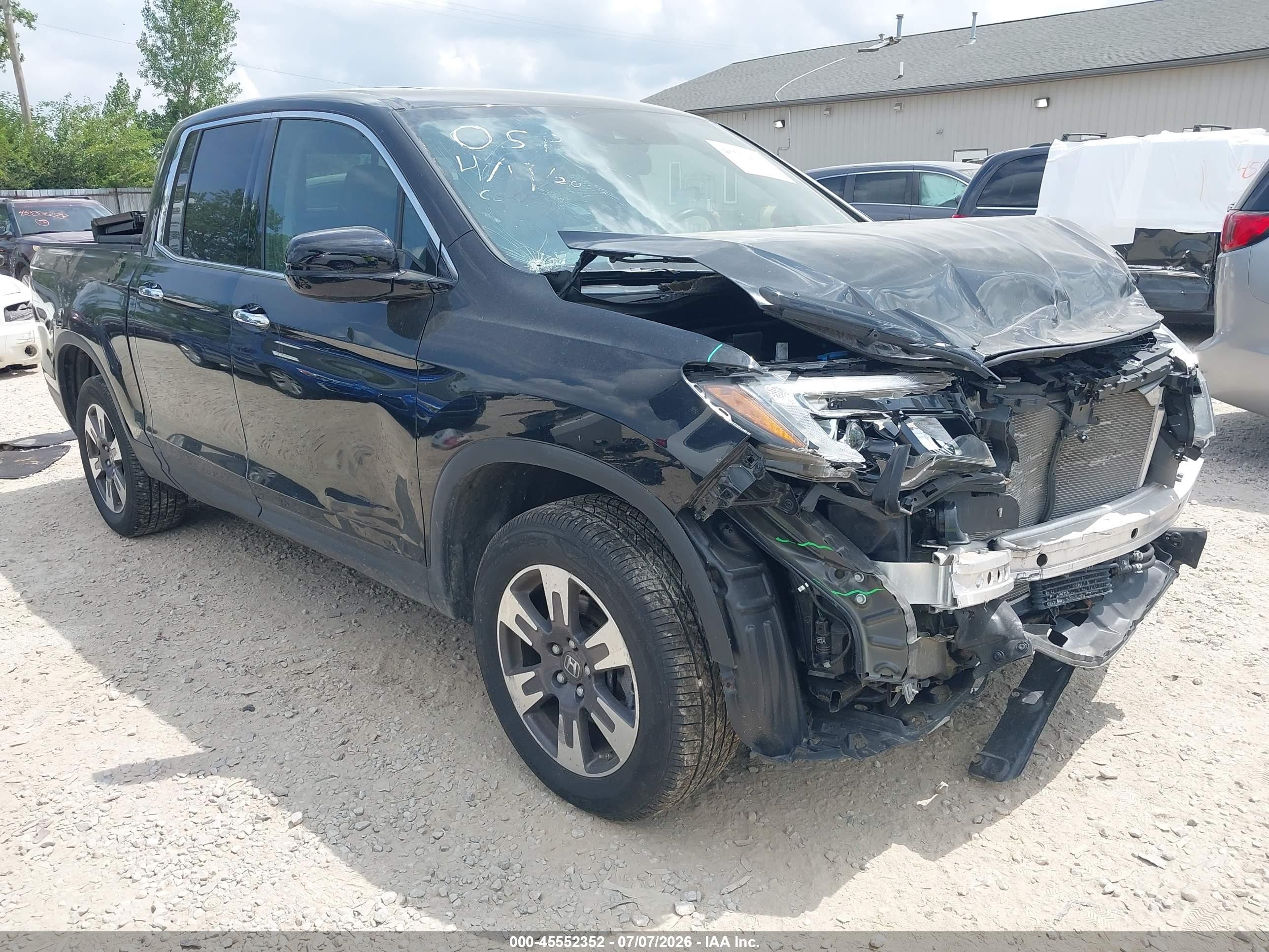 2019 Honda Ridgeline RTL-E, VIN 5FPYK3F78KB030247 — Front end