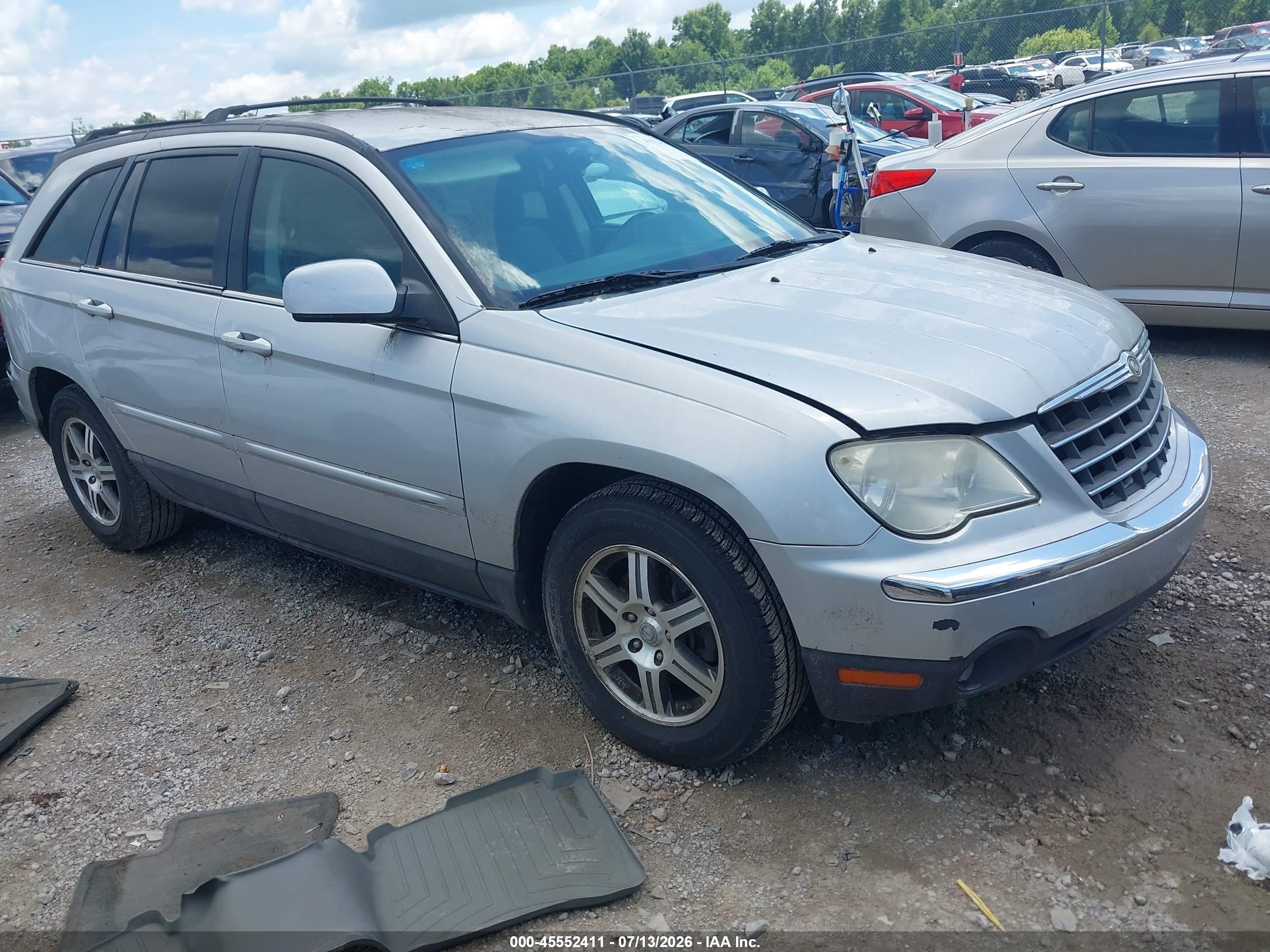 2007 Chrysler Pacifica Touring, VIN 2A8GM68X57R337845 — Normal wear