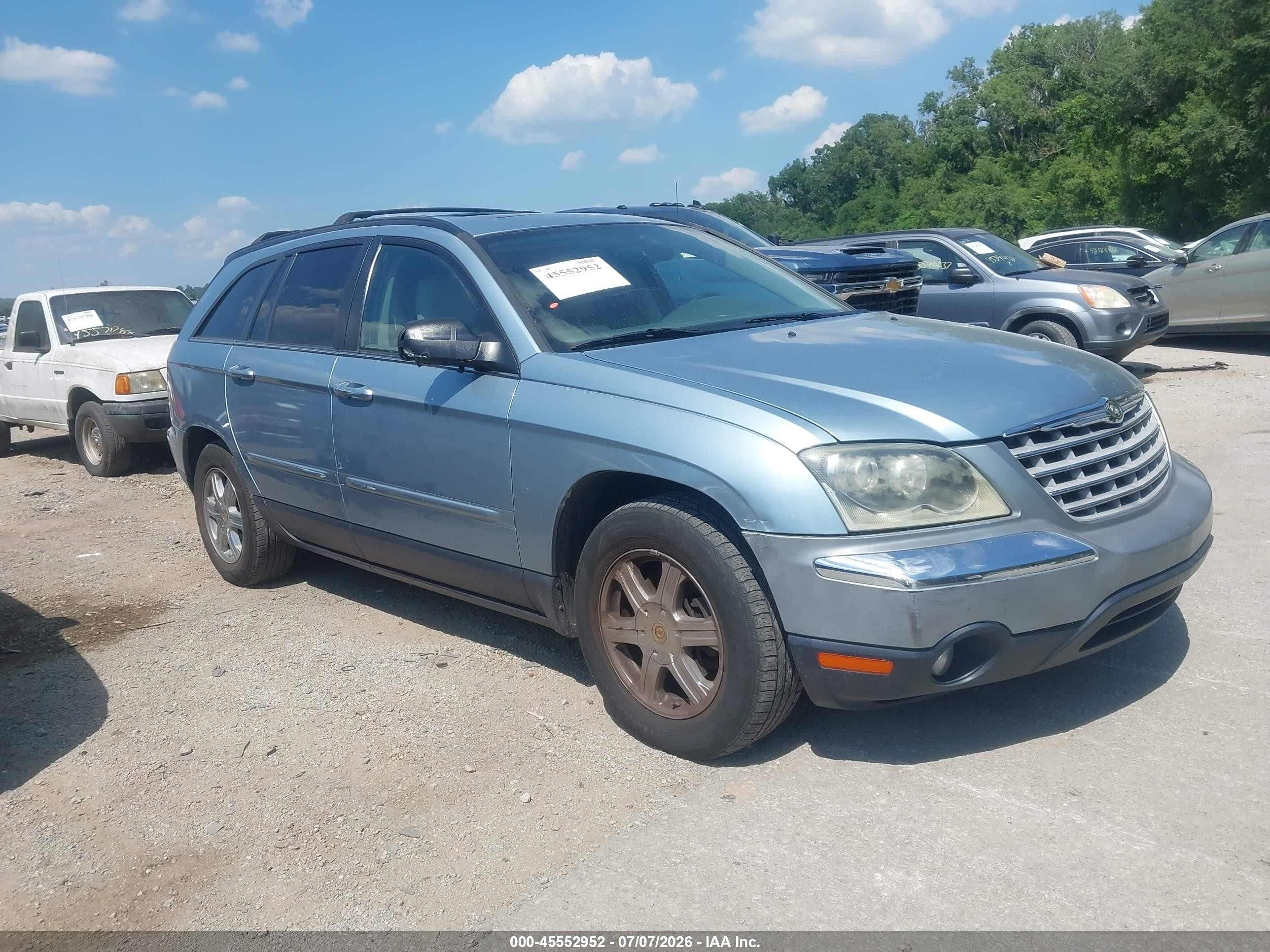 2004 Chrysler Pacifica, VIN 2C8GF68444R331410 — Normal wear