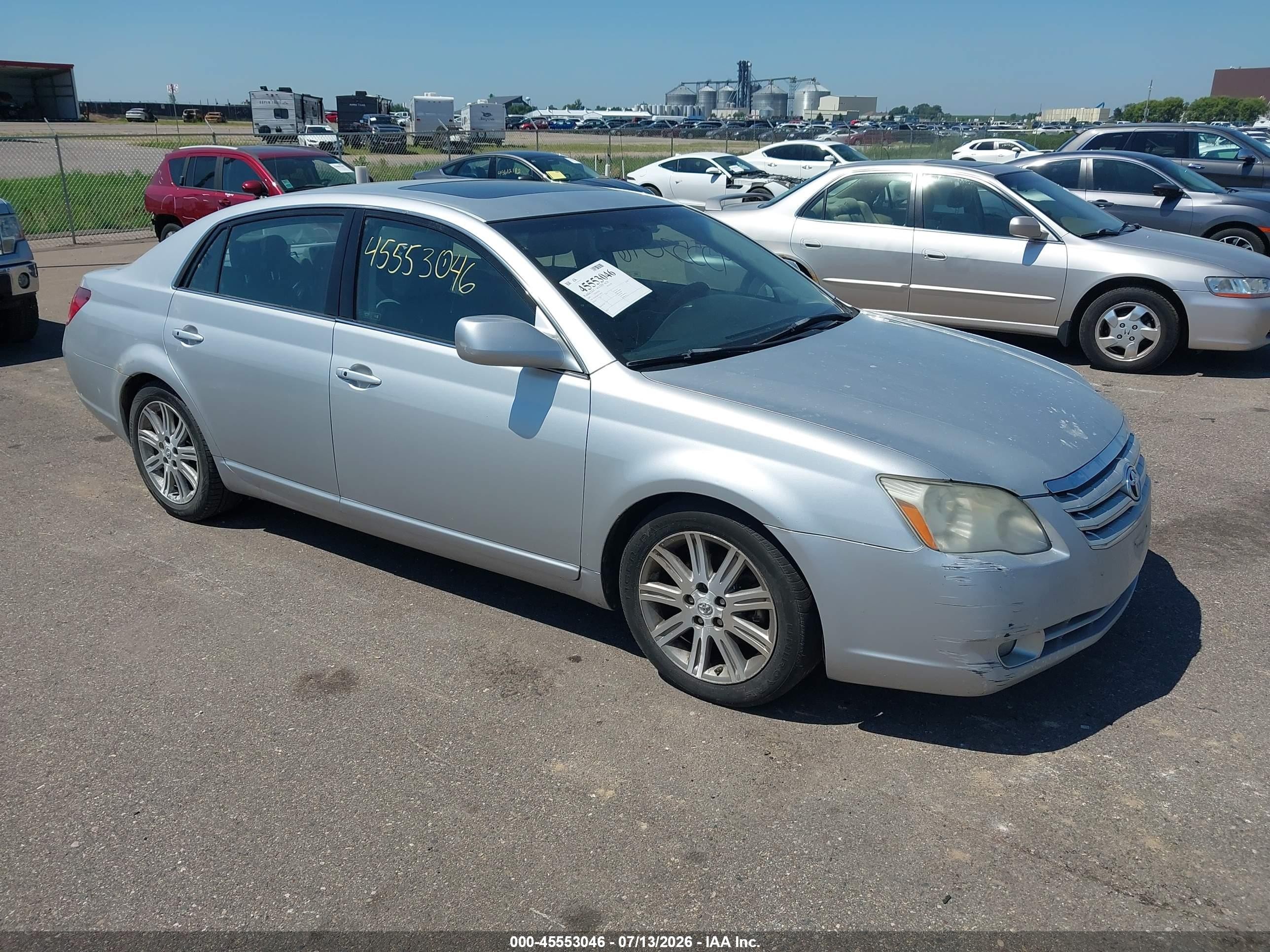 2007 Toyota Avalon Limited, VIN 4T1BK36B17U198275 — Side