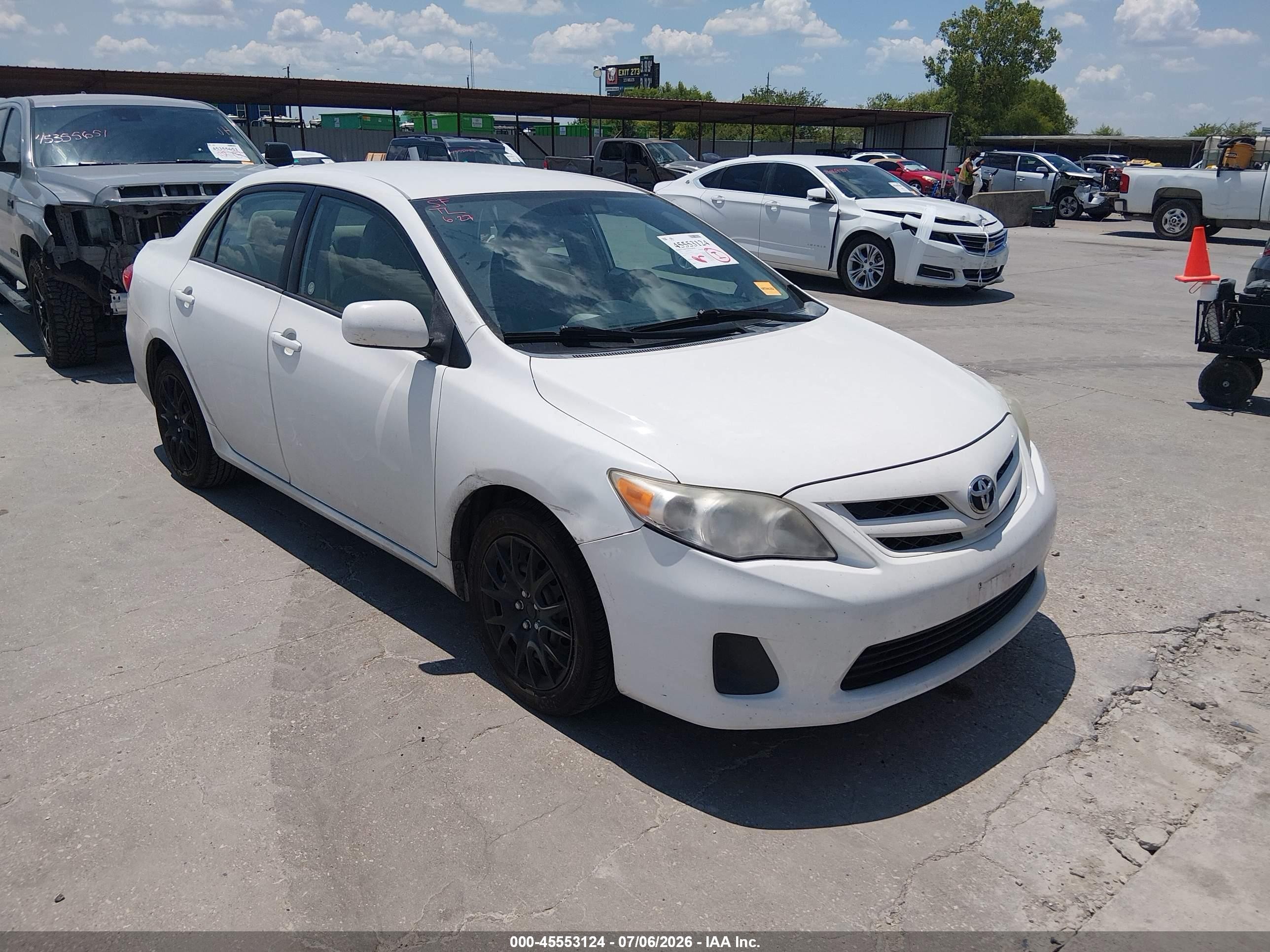 2012 Toyota Corolla LE, VIN 2T1BU4EE3CC787352 — Side