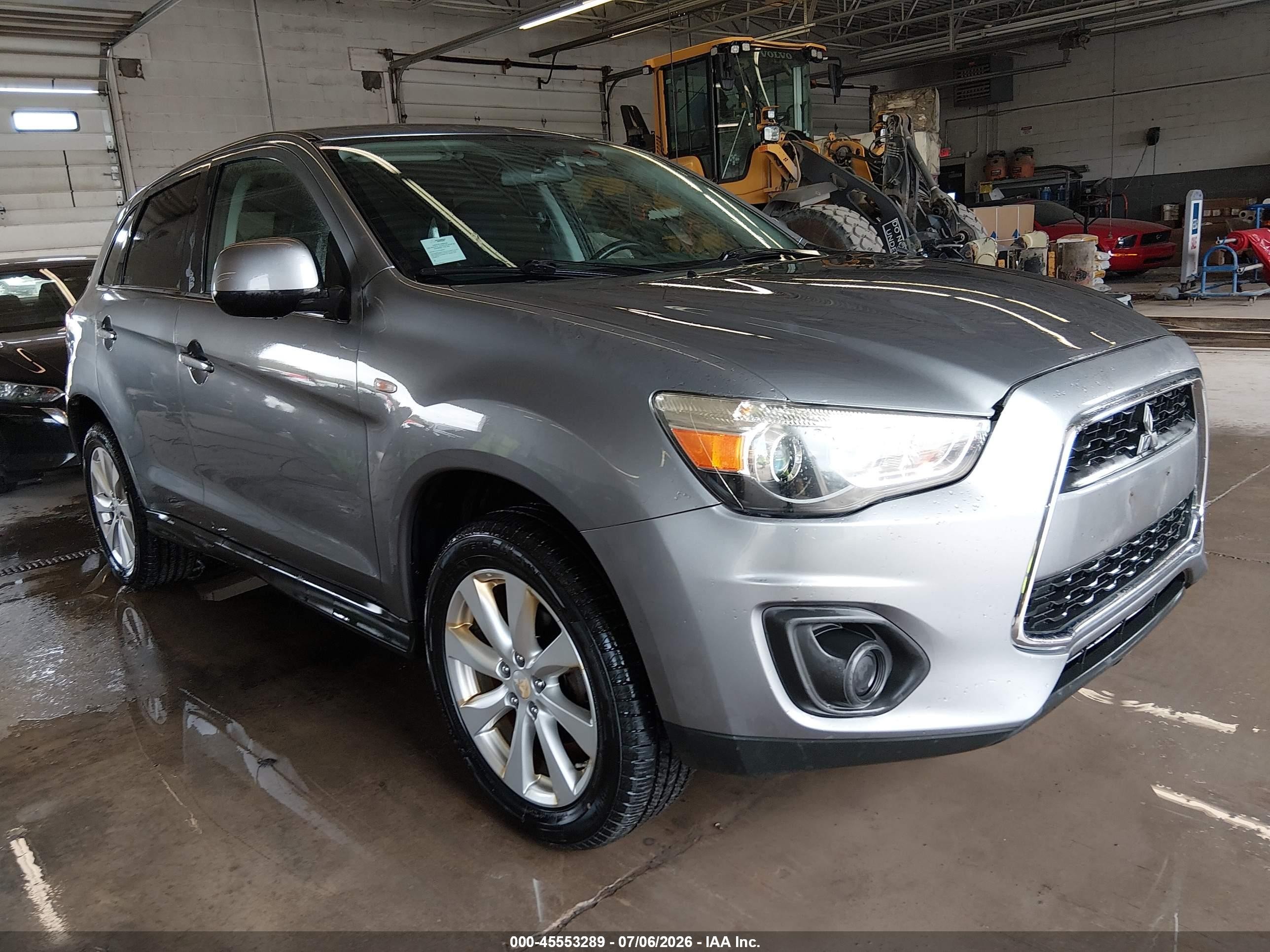 2015 Mitsubishi Outlander ES, VIN 4A4AR3AU7FE043770 — Normal wear