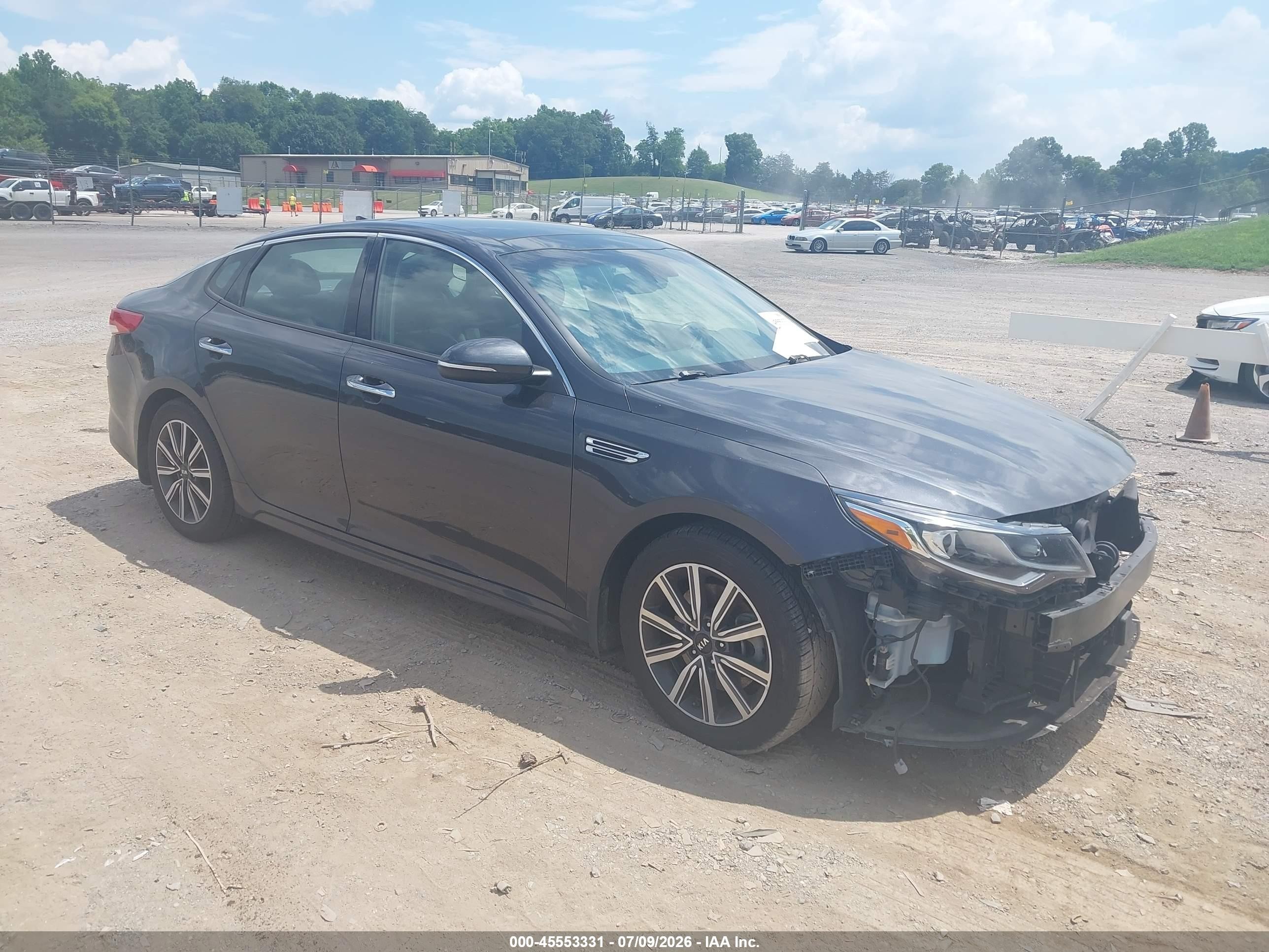 2019 Kia Optima EX, VIN 5XXGU4L15KG323542 — Front end