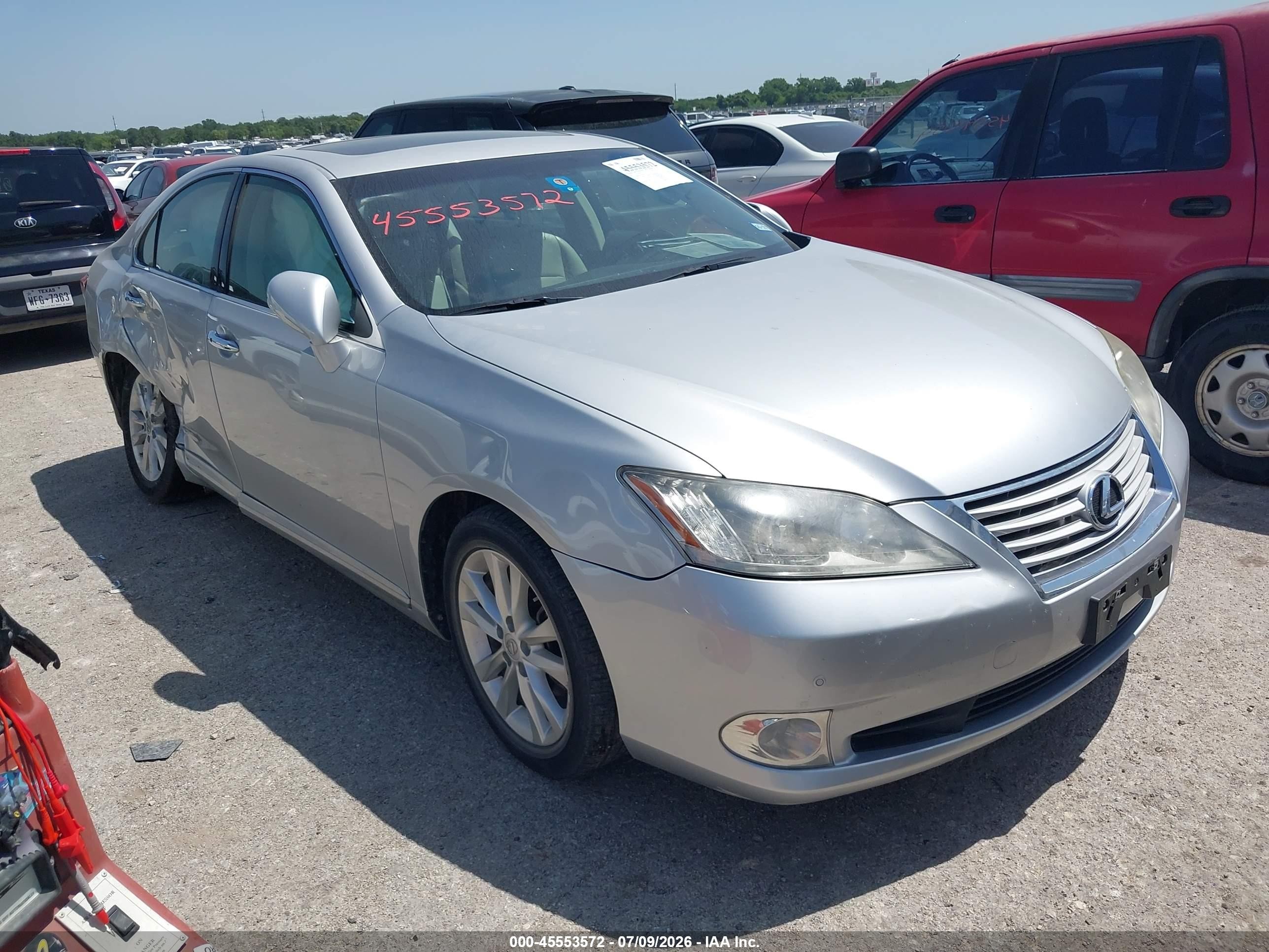2012 Lexus ES 330, VIN JTHBK1EG1C2501730 — Бок