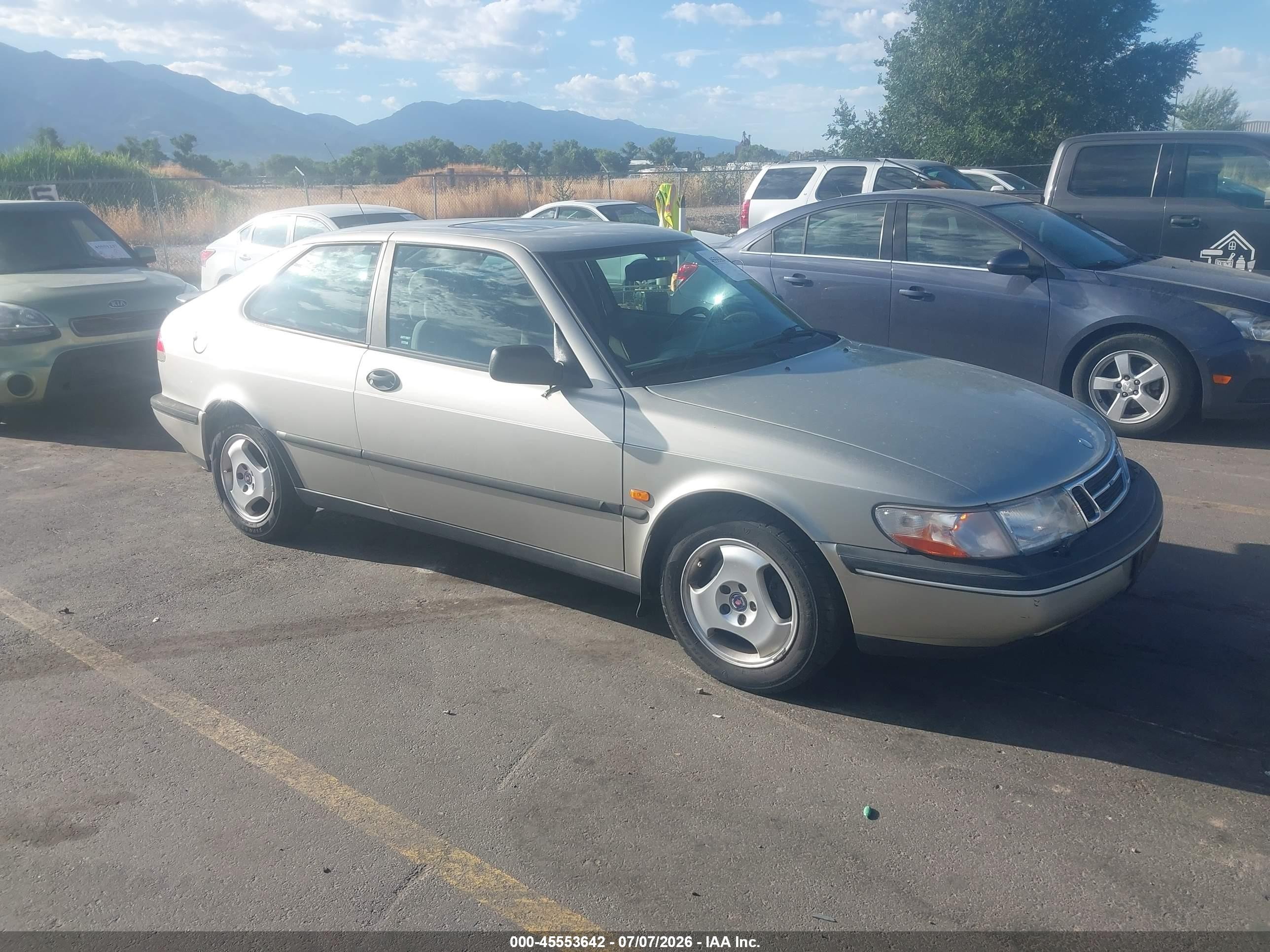 1997 Saab 900, VIN YS3DD38B3V2042888 — Normal wear