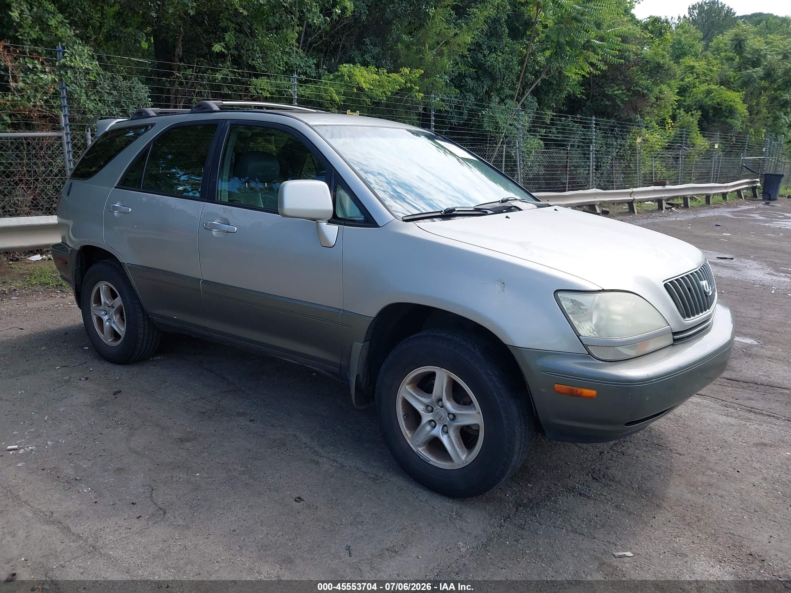 2000 Lexus RX 300, VIN JT6HF10UXY0142000 — Front end