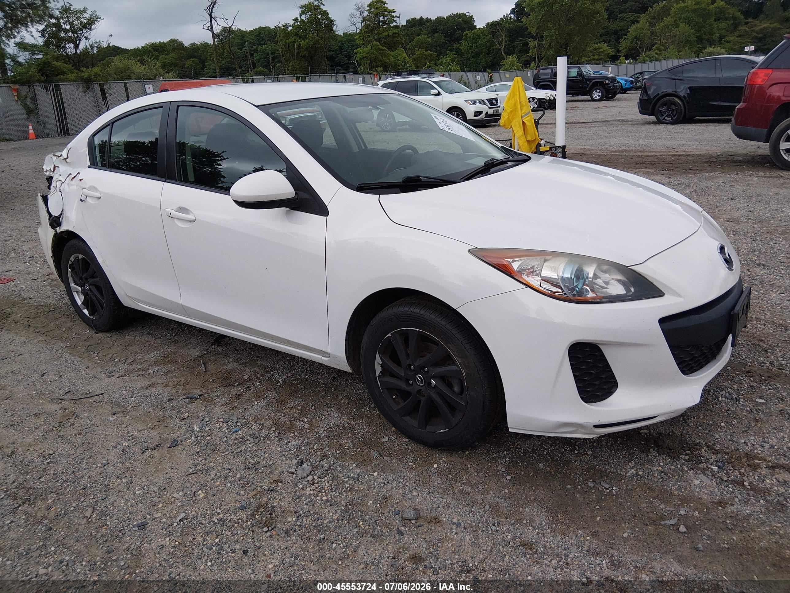 2013 Mazda 3 i Touring, VIN JM1BL1VP3D1749760 — Rear end