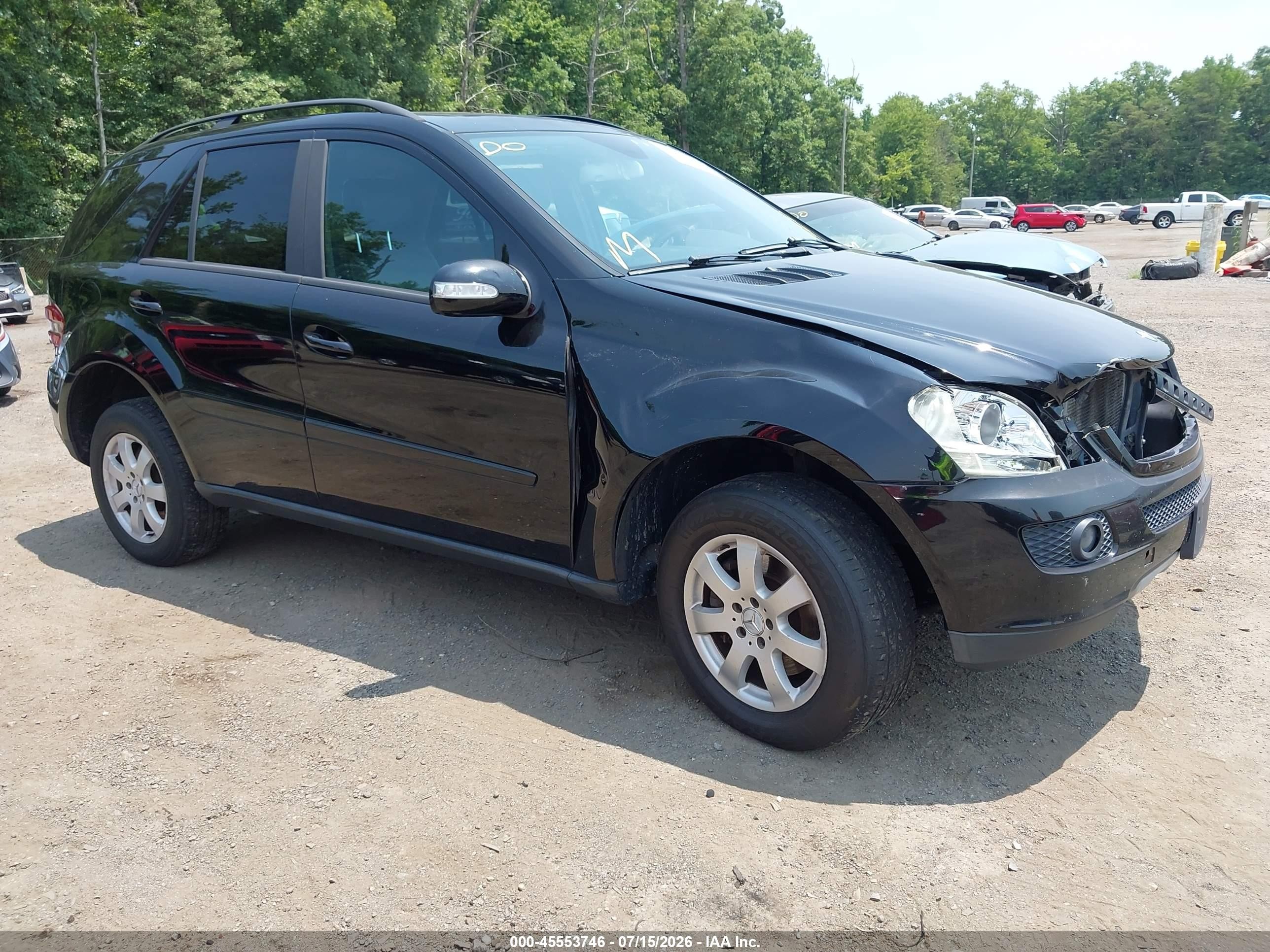 2006 Mercedes-Benz M 350, VIN 4JGBB86E36A020312 — Front end