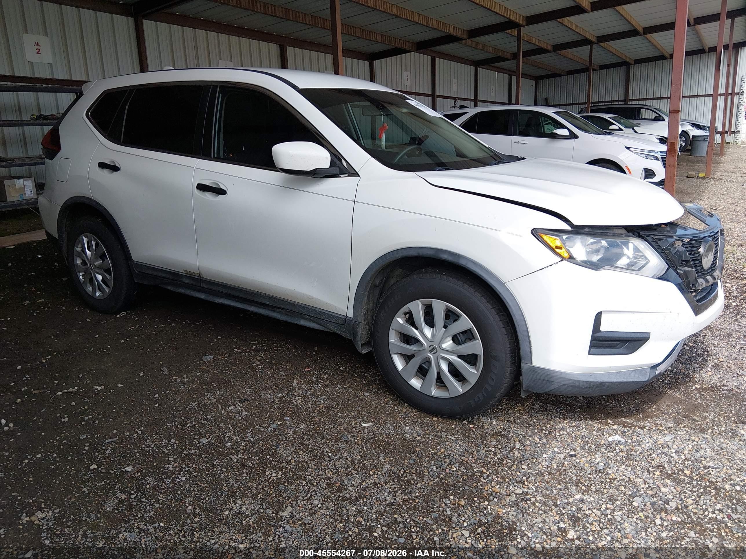 2018 Nissan Rogue SV, VIN KNMAT2MT8JP578092 — Front end
