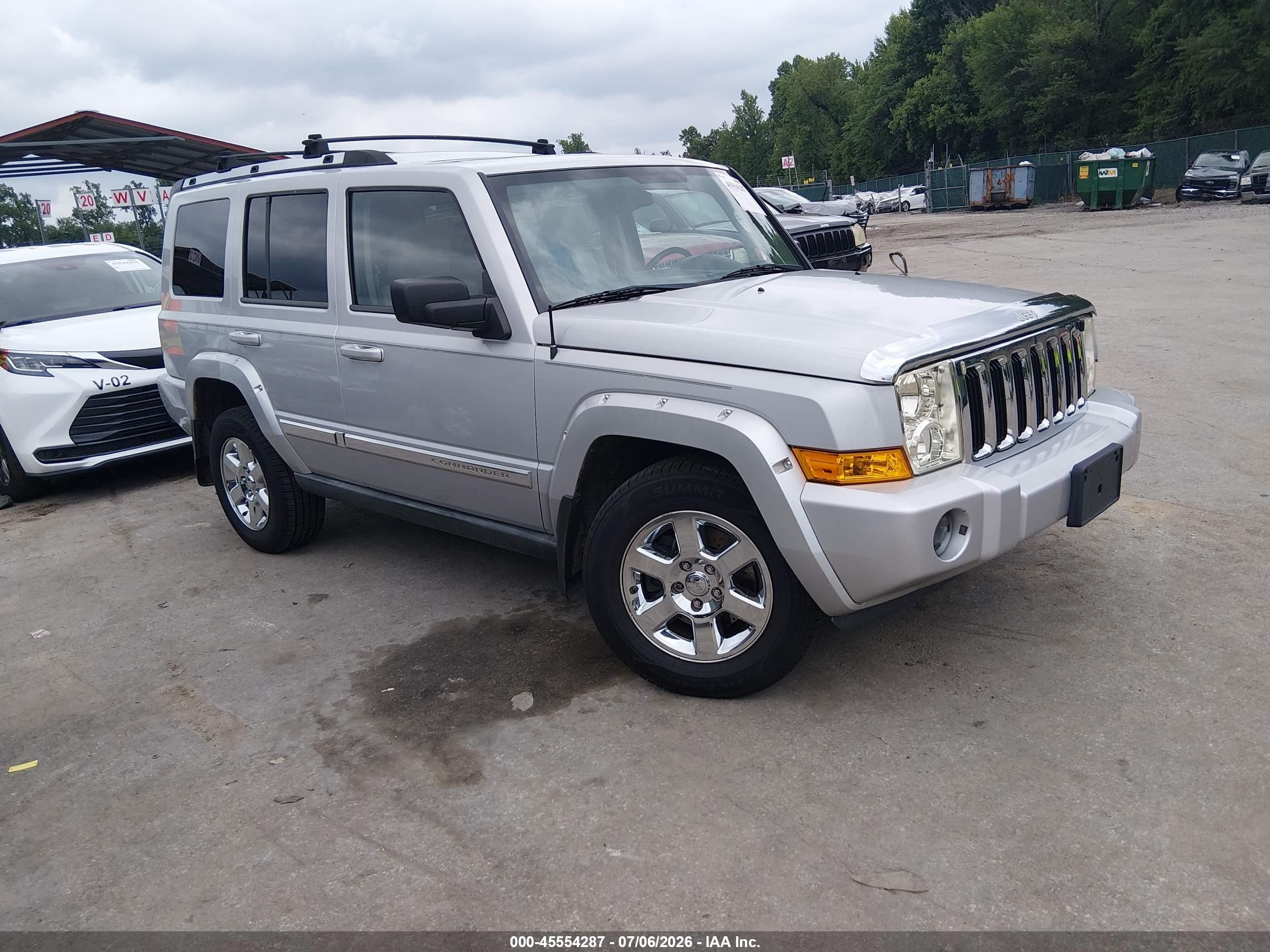 2006 Jeep Commander Limited, VIN 1J8HG58N66C189538 — Side