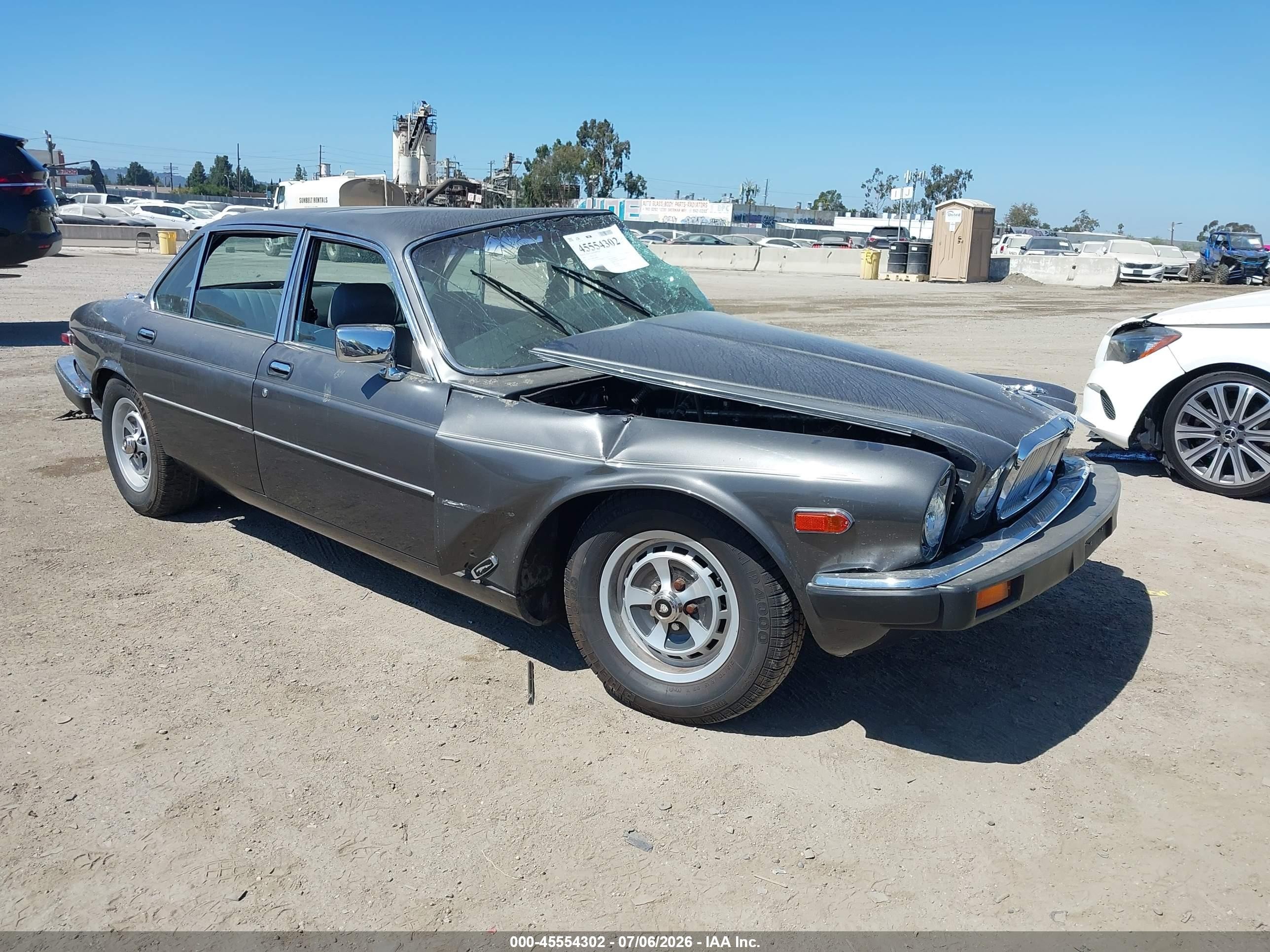 1985 Jaguar XJ, VIN SAJAV1349FC429690 — Бок
