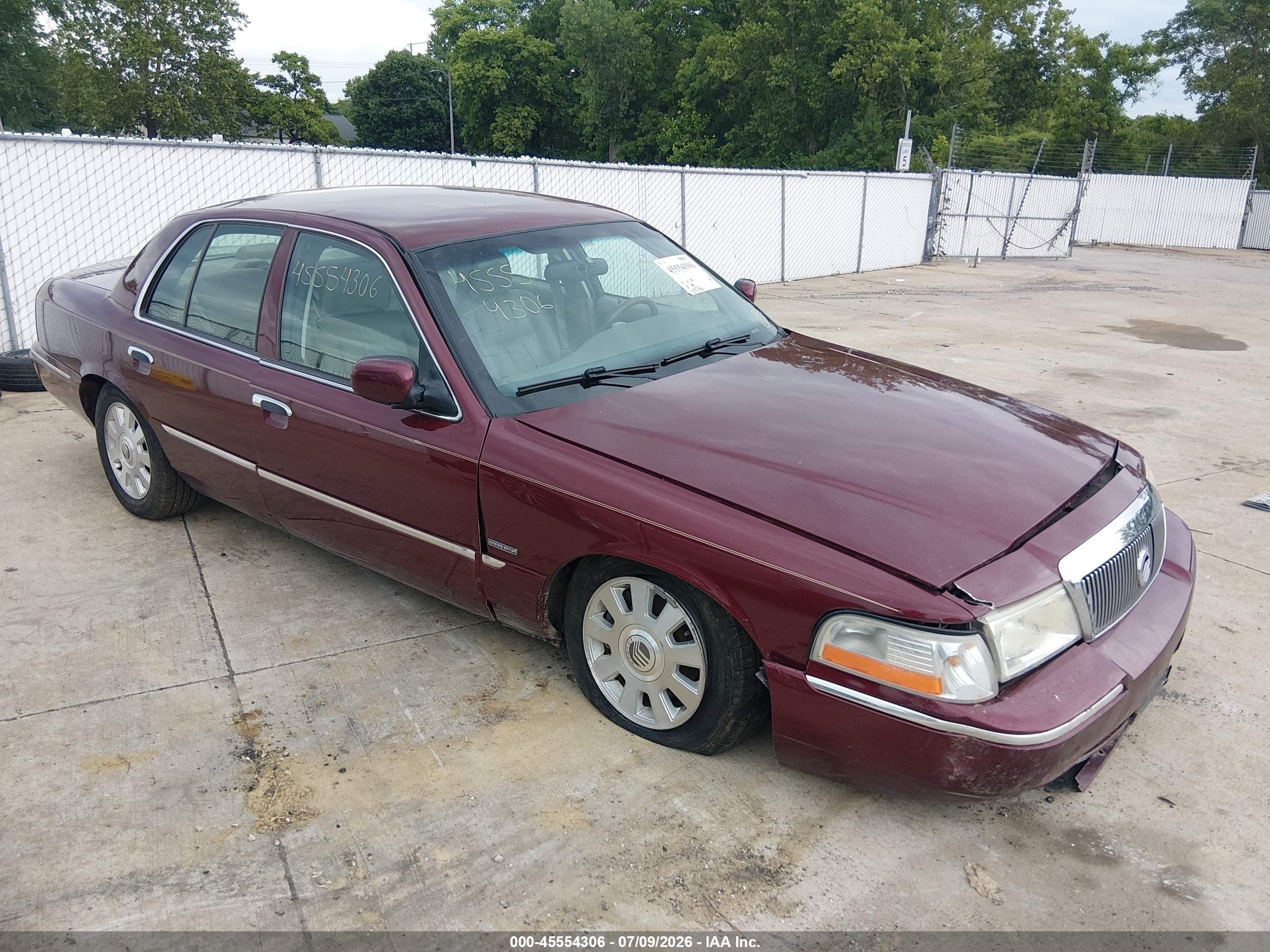 2004 Mercury Grand Marquis LS Premium, VIN 2MEHM75W64X628972 — Front end