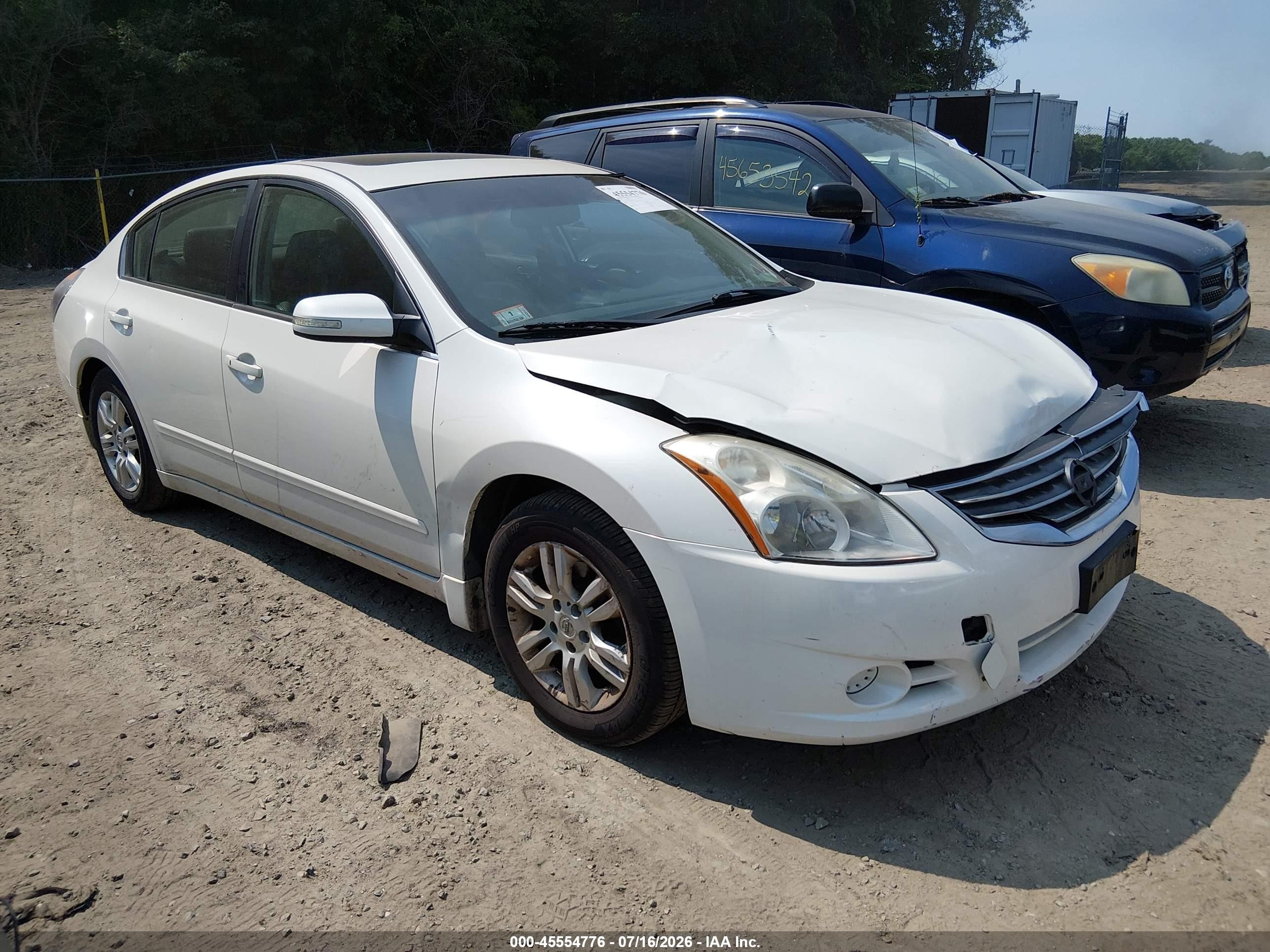 2012 Nissan Altima S, VIN 1N4AL2AP8CN411940 — Front end