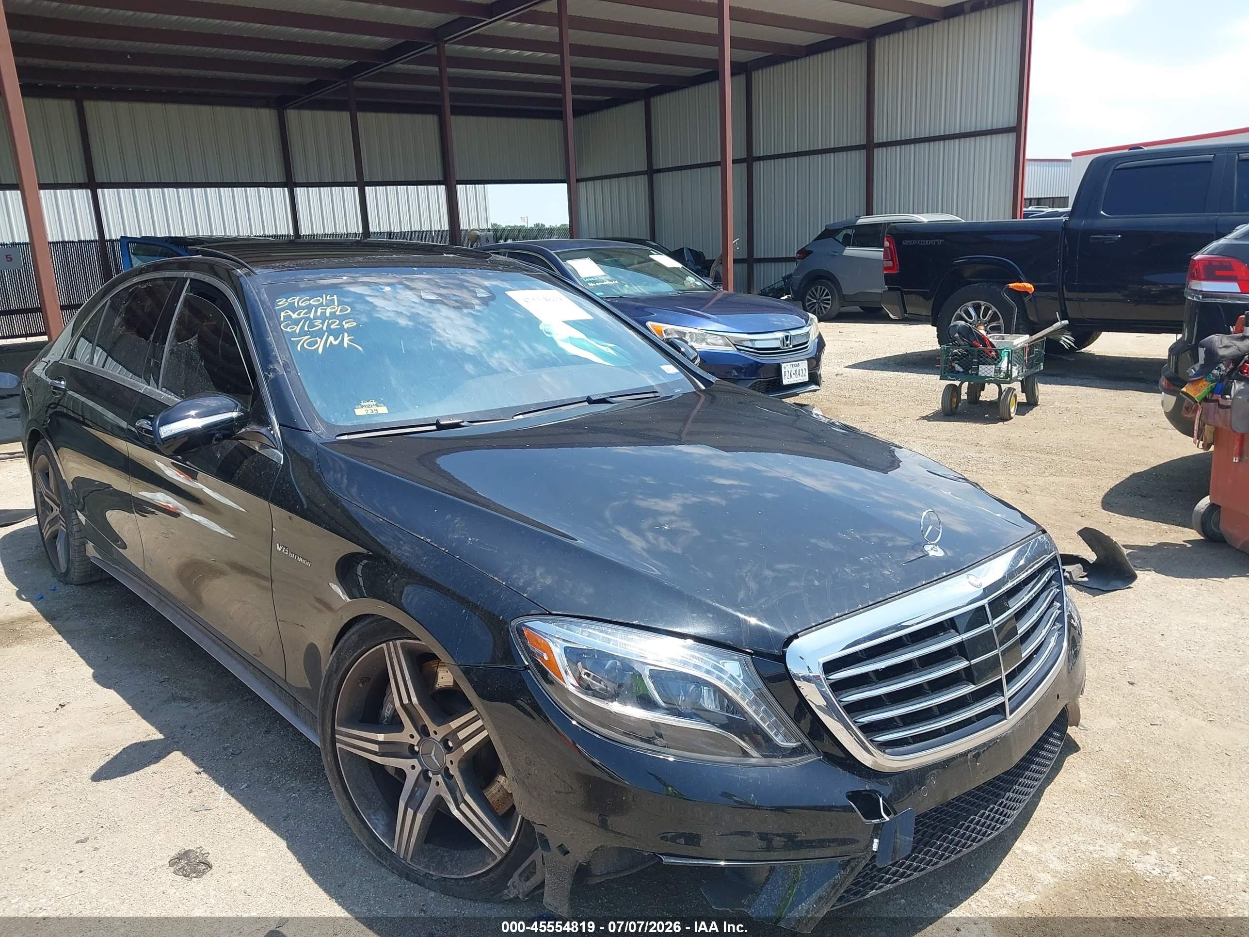 2014 Mercedes-Benz S 63 AMG, VIN WDDUG7JB6EA031766 — Перед